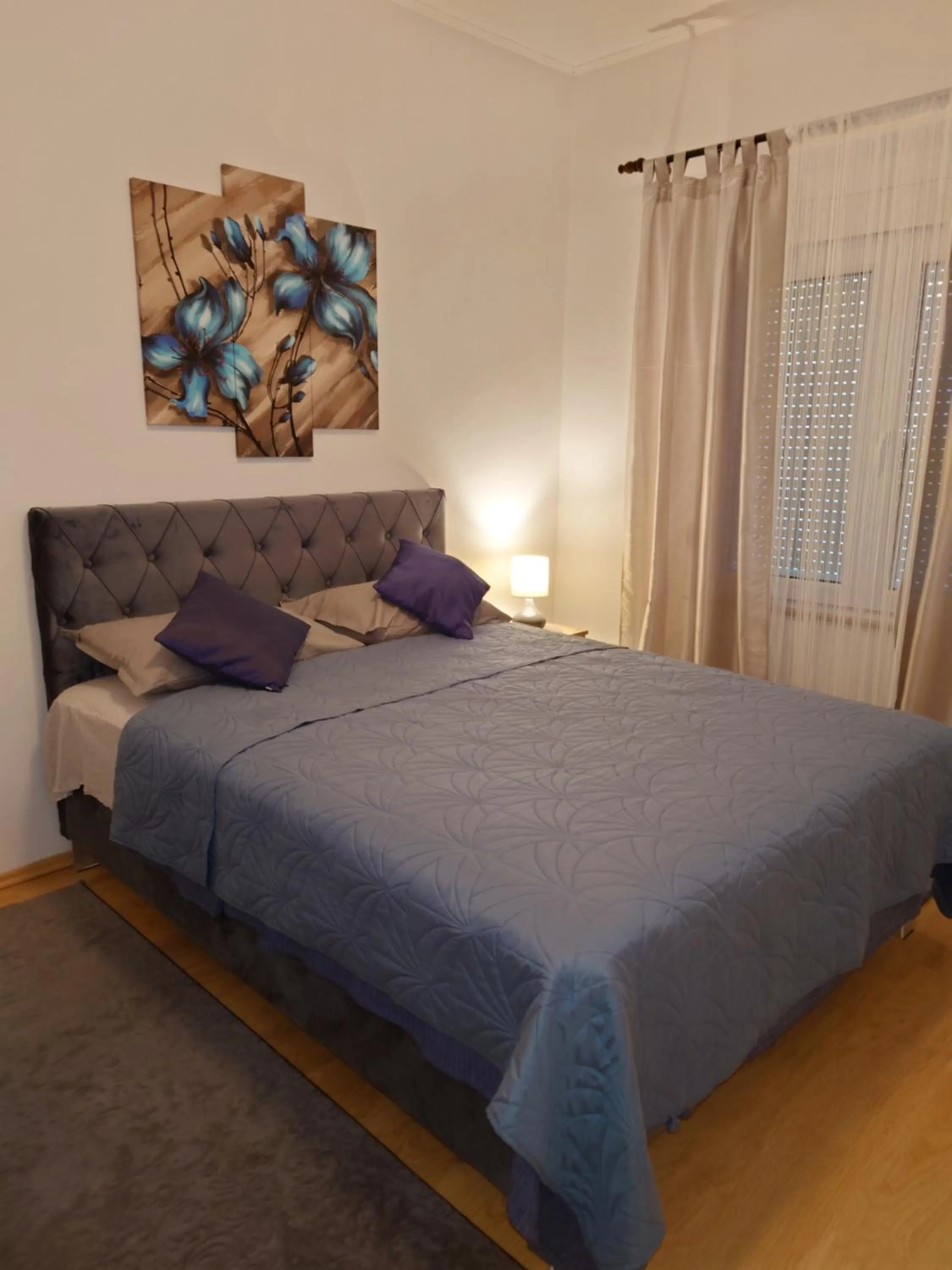 Bed in Apartments Tulipan - with free private parking garage