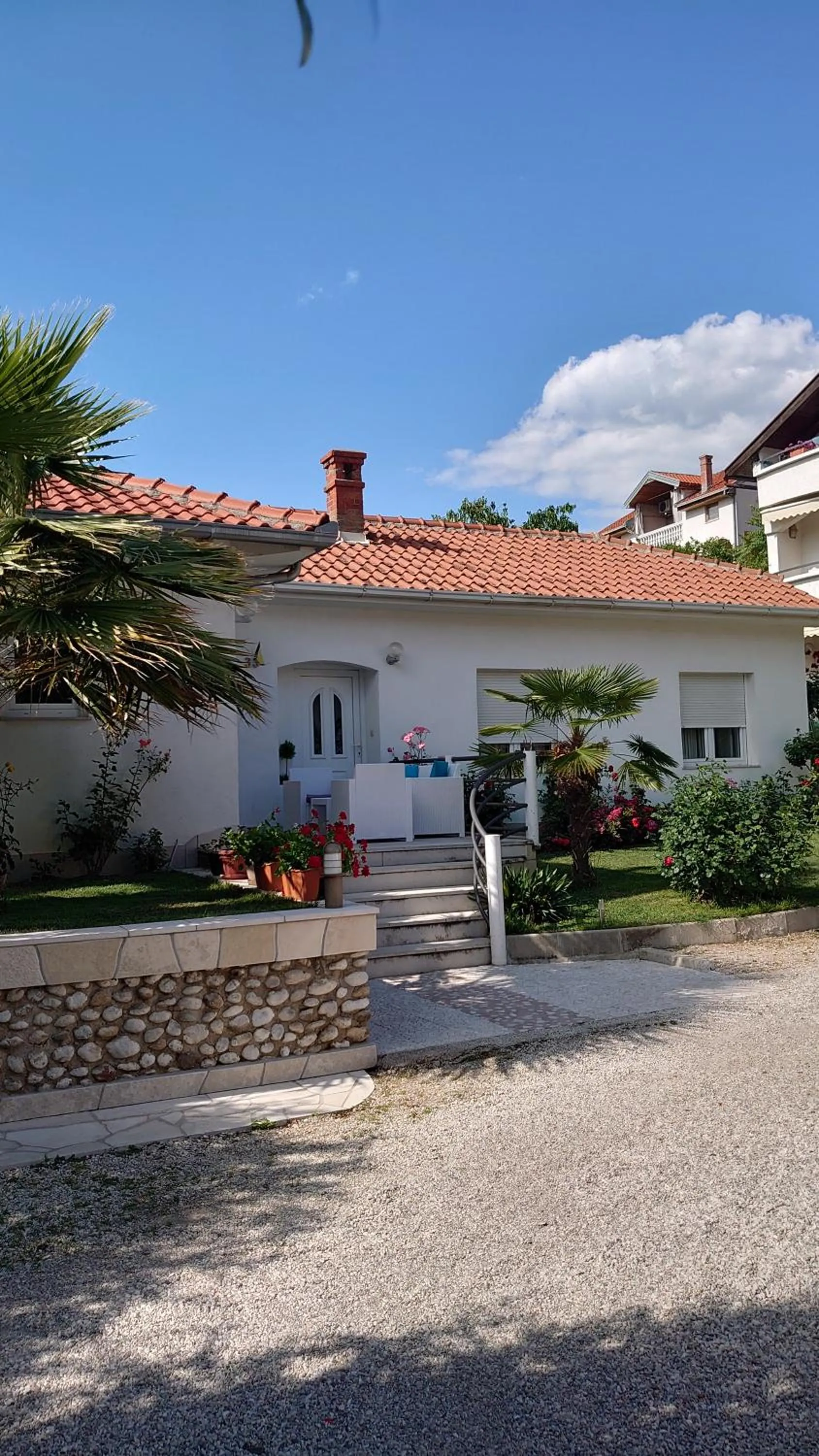 Garden in Apartments Tulipan - with free private parking garage