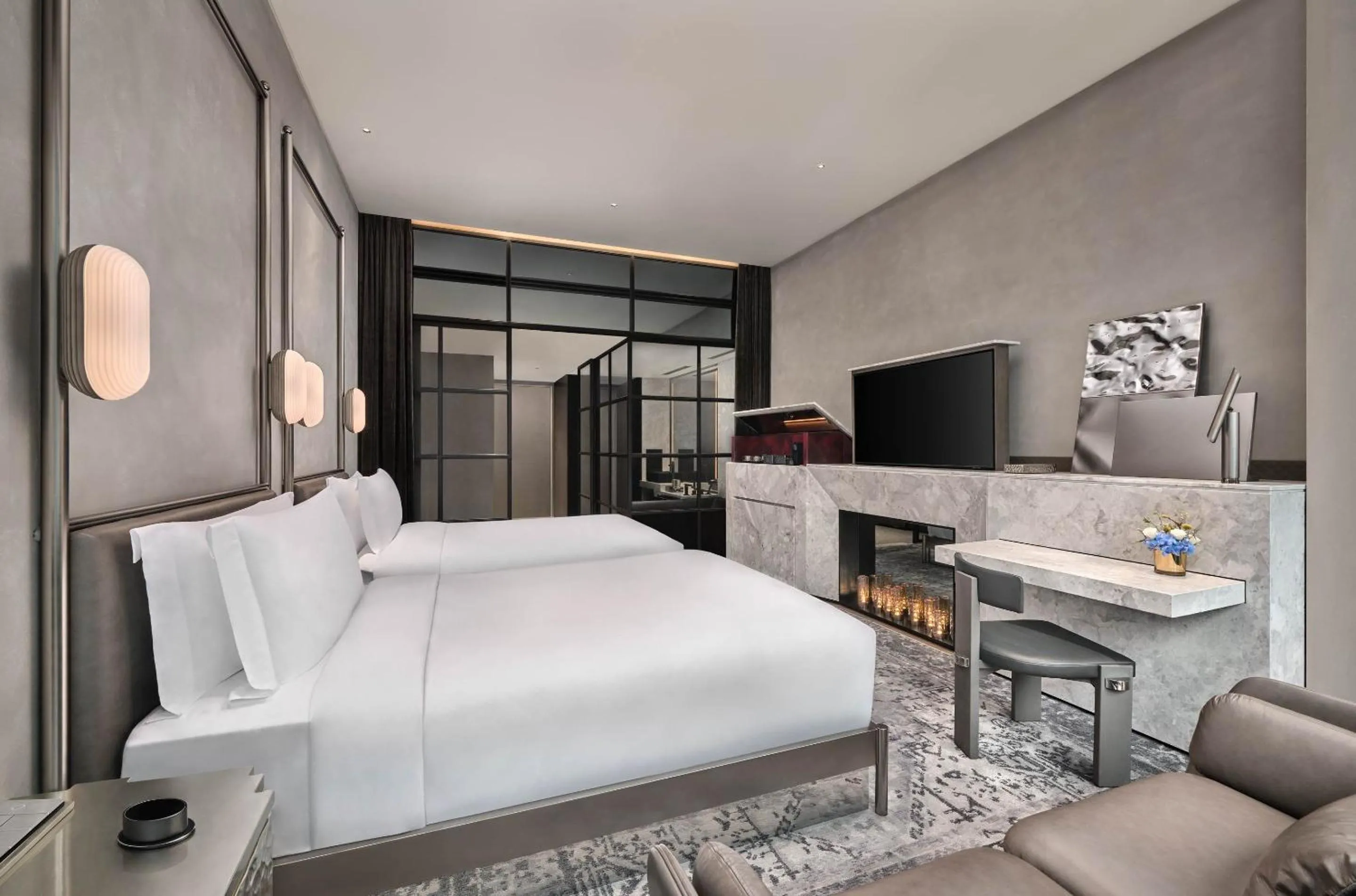 Photo of the whole room, Bed in Kimpton Qiantan Shanghai by IHG