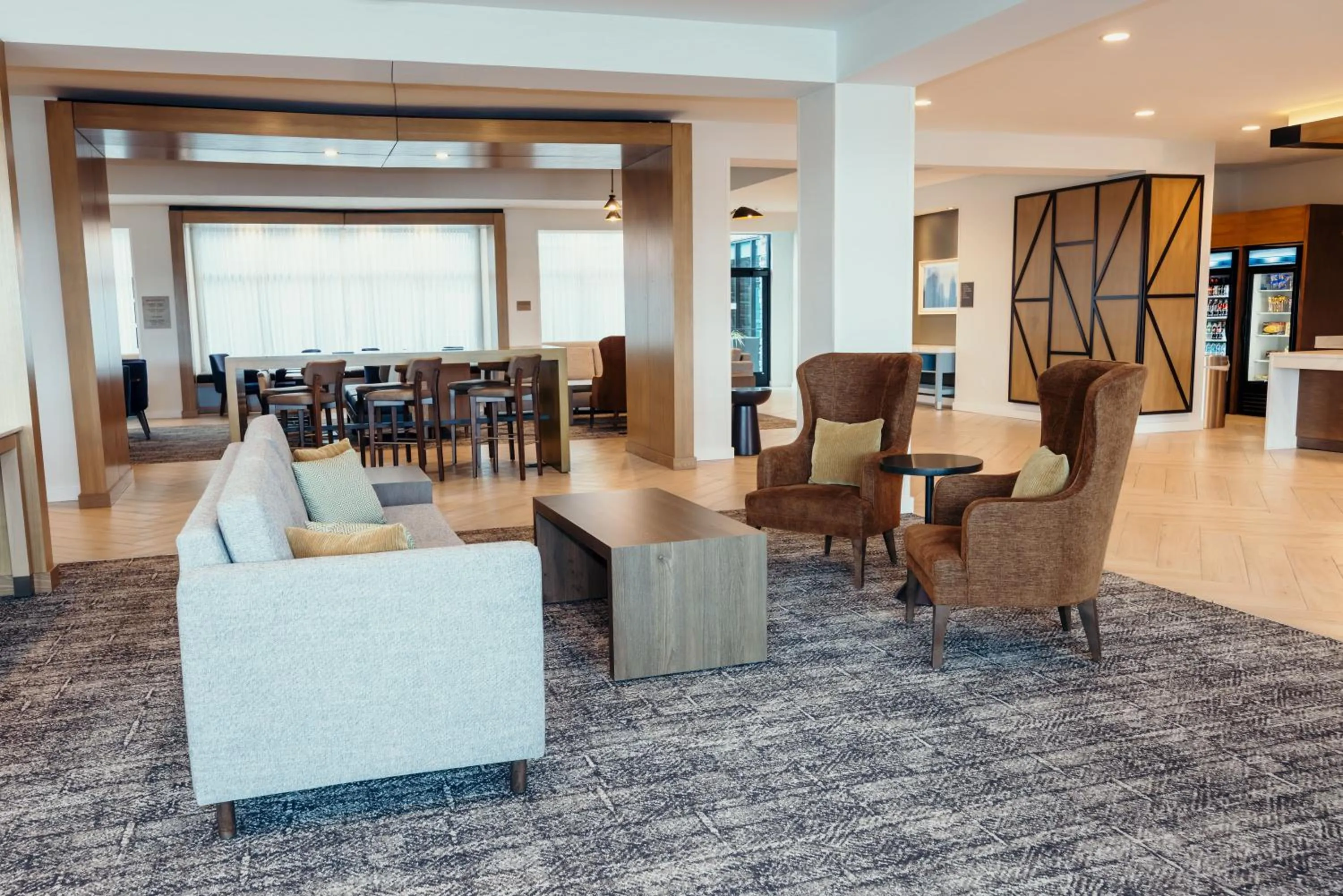 Lobby or reception in STAYBRIDGE SUITES Des Moines North - Ankeny by IHG