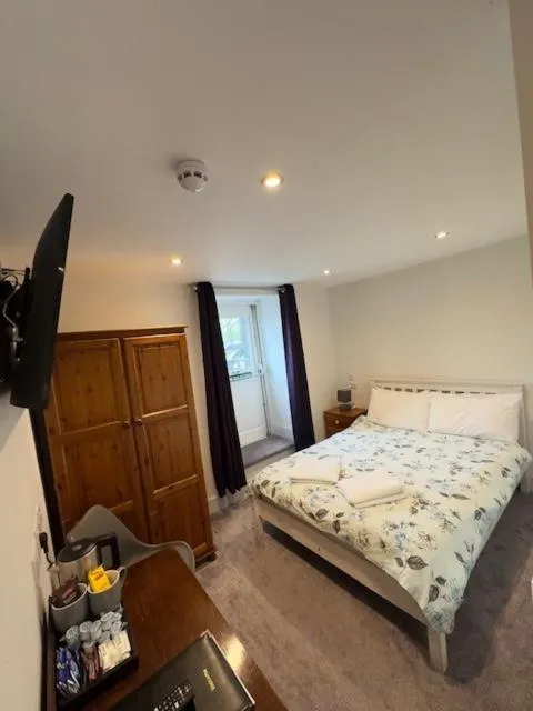 Bed in The White Lion Hotel