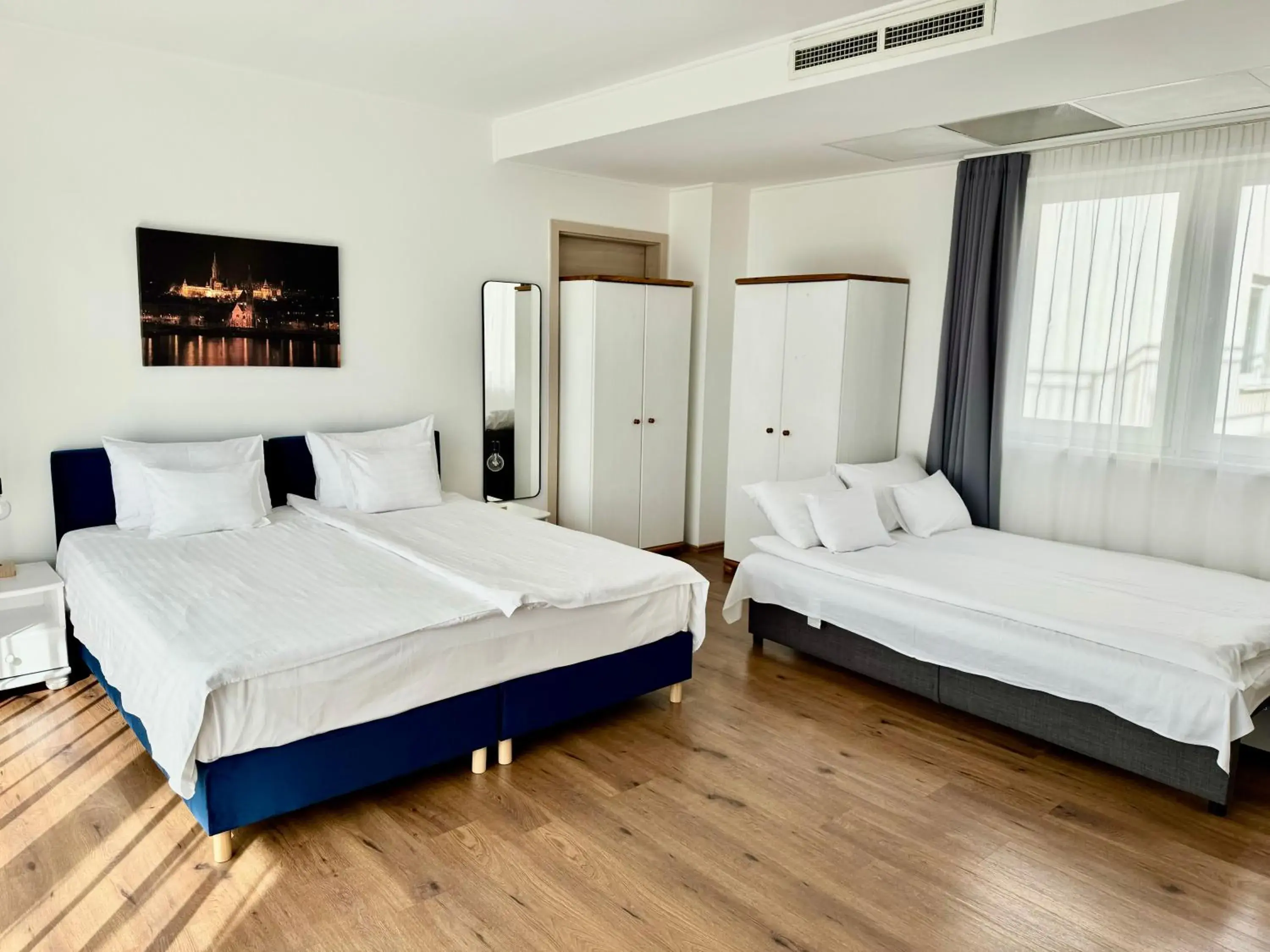 Family Room with Balcony in Rooftop City Residence Family Room with Balcony in Rooftop City Residence