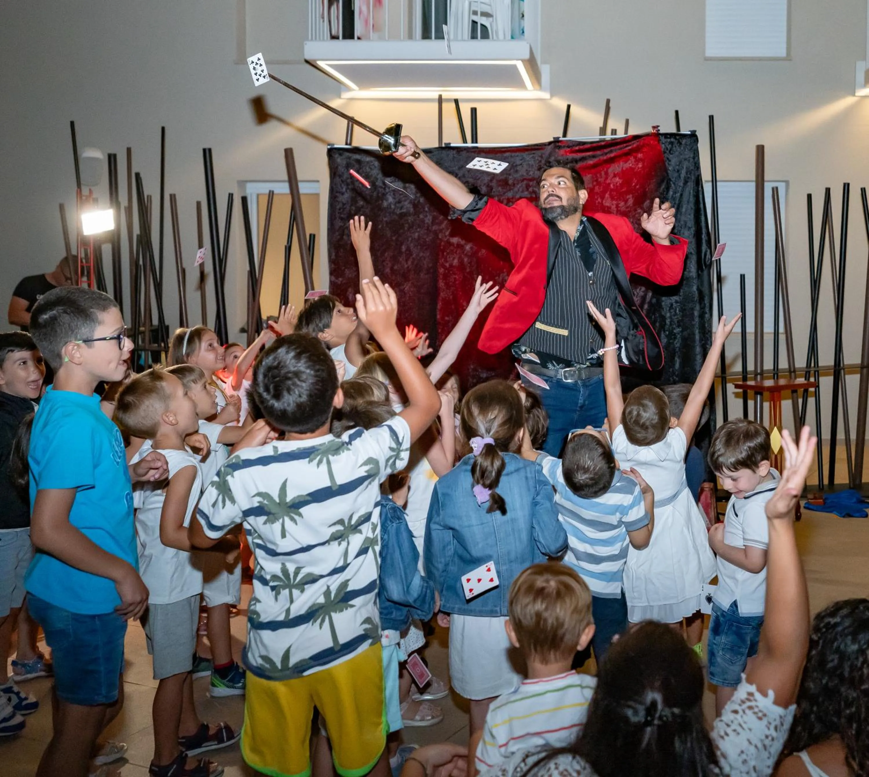 Evening entertainment in Hotel Continental & Residence