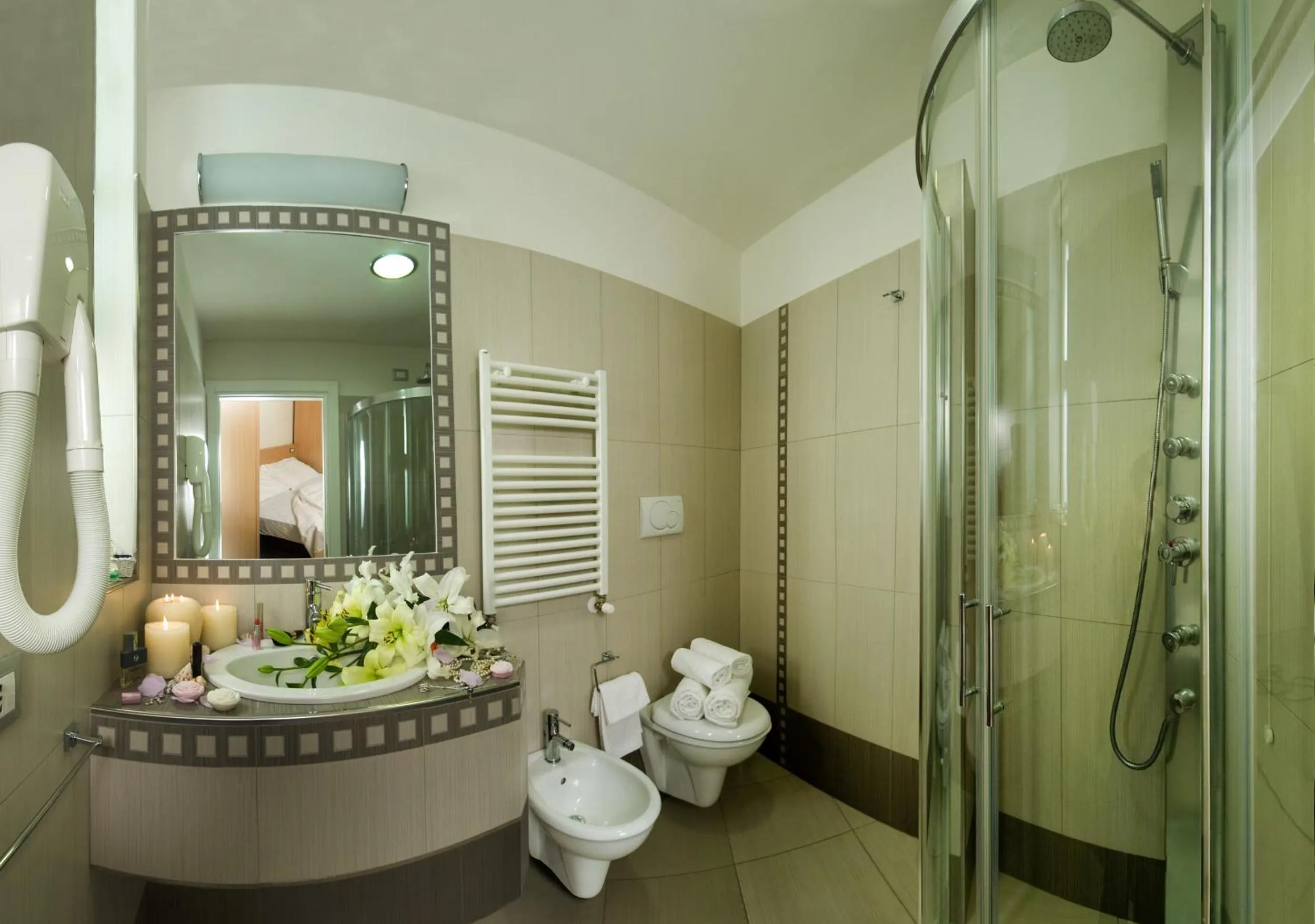 Bathroom in Hotel Continental & Residence