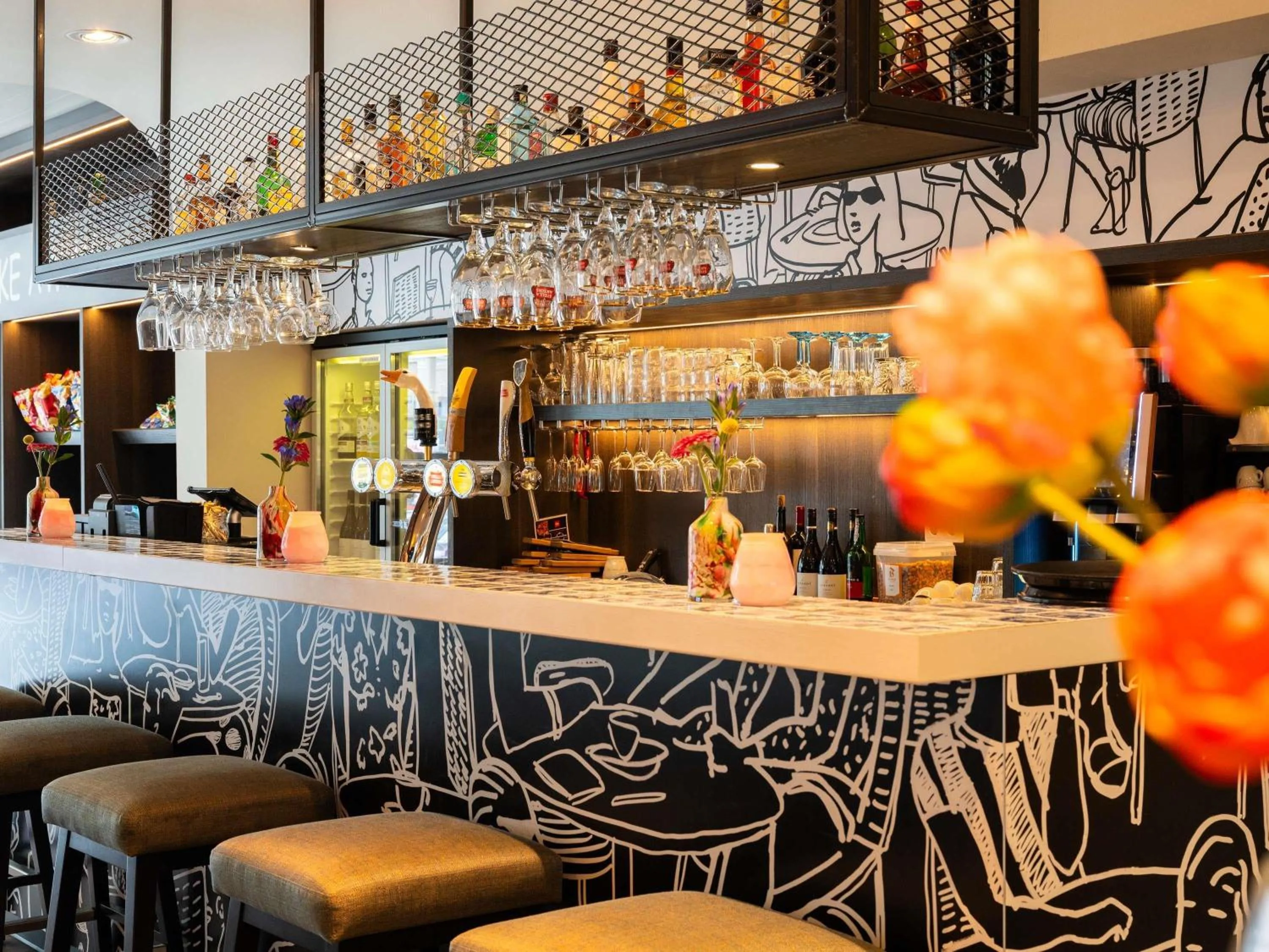 Lounge or bar in ibis Amsterdam Centre Stopera