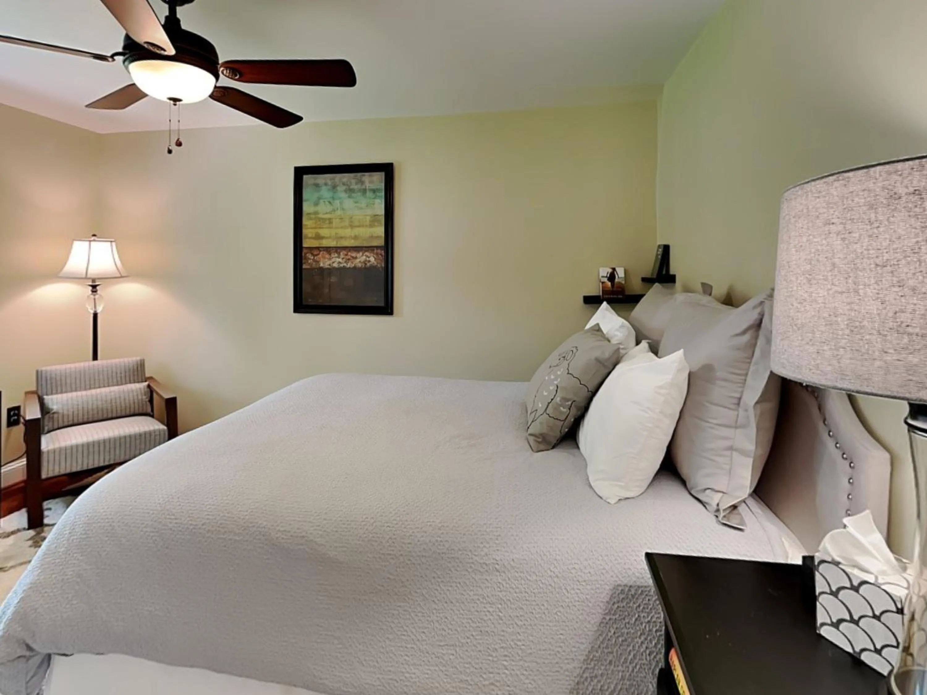 Property building, Bed in Yes Deer