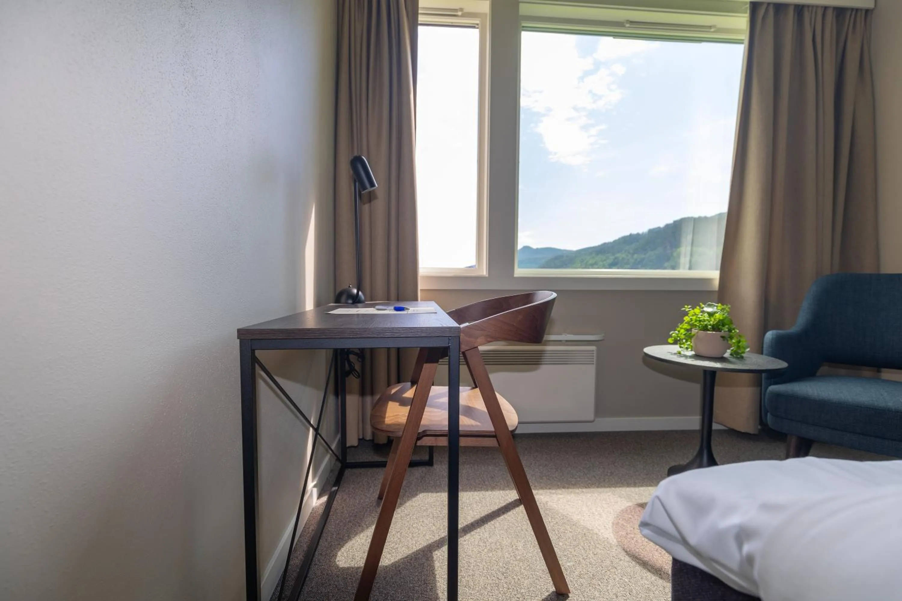 Bedroom, Bed in Sirdalsvatnet Hotel in Sirdal