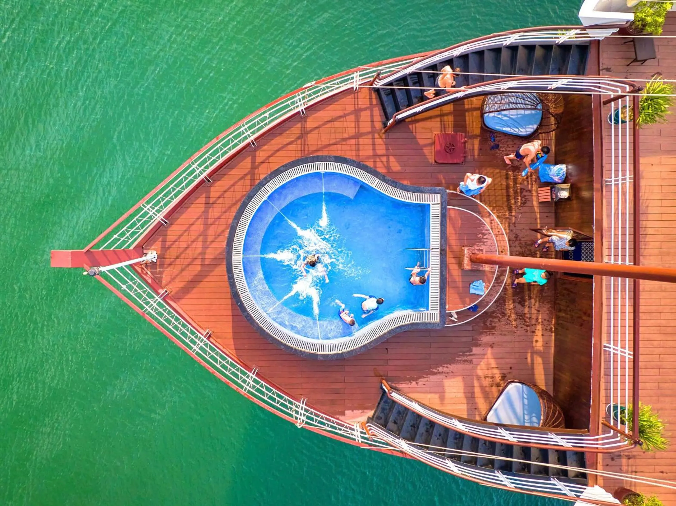 Day in Le Journey Elegance Cruise