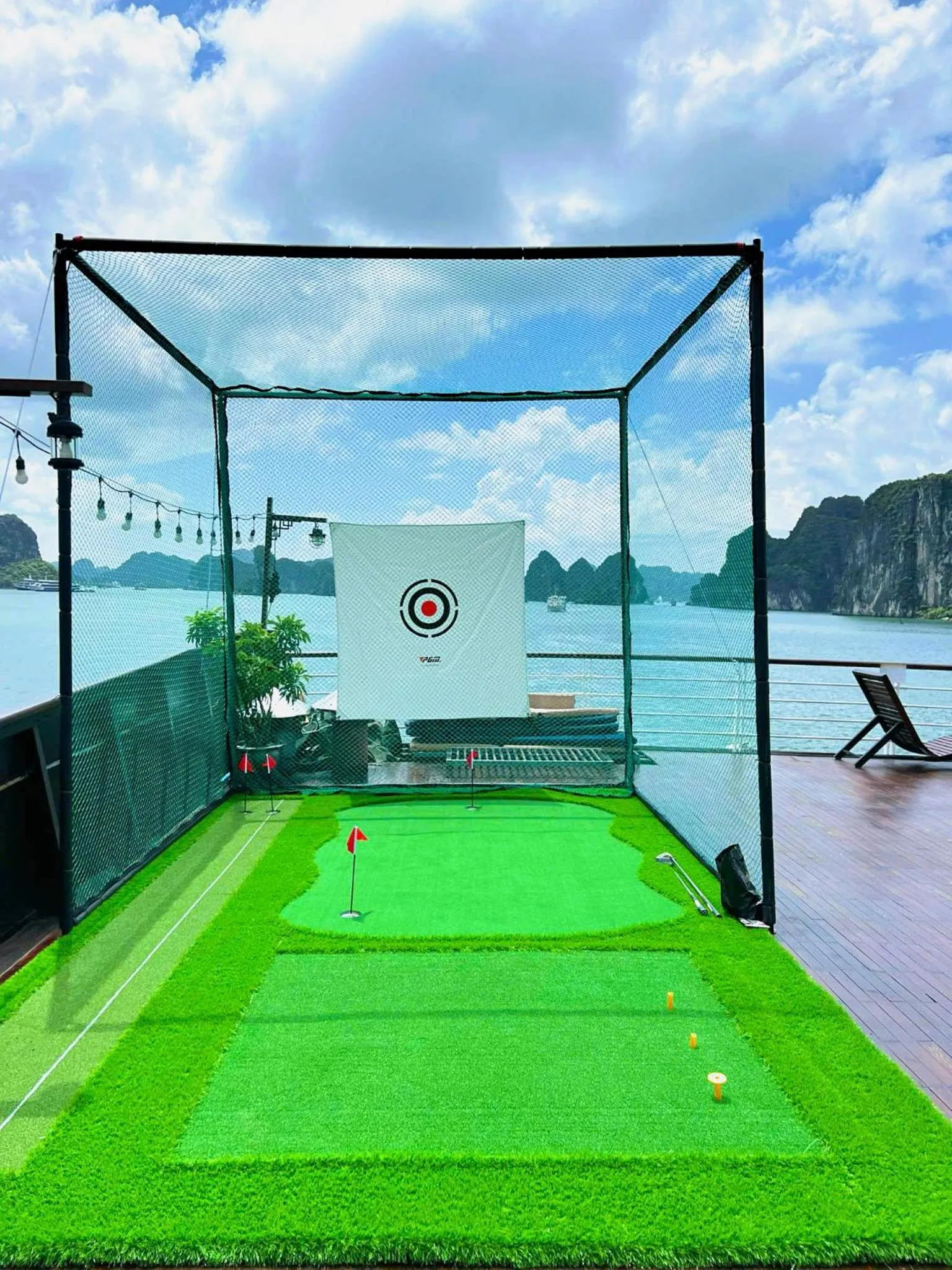 Communal lounge/ TV room in Le Journey Elegance Cruise