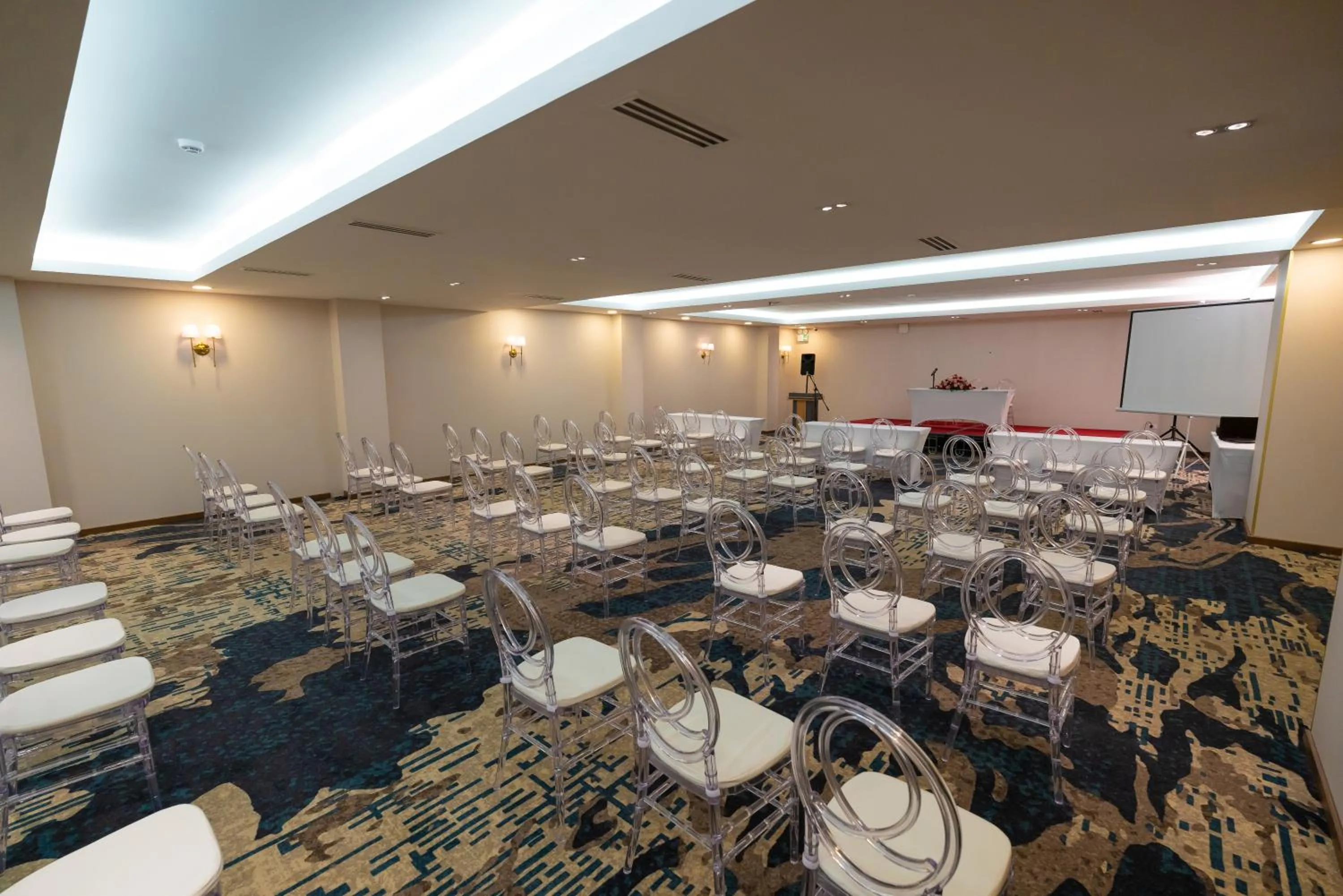 Meeting/conference room in Stay Easy Plus Hotel