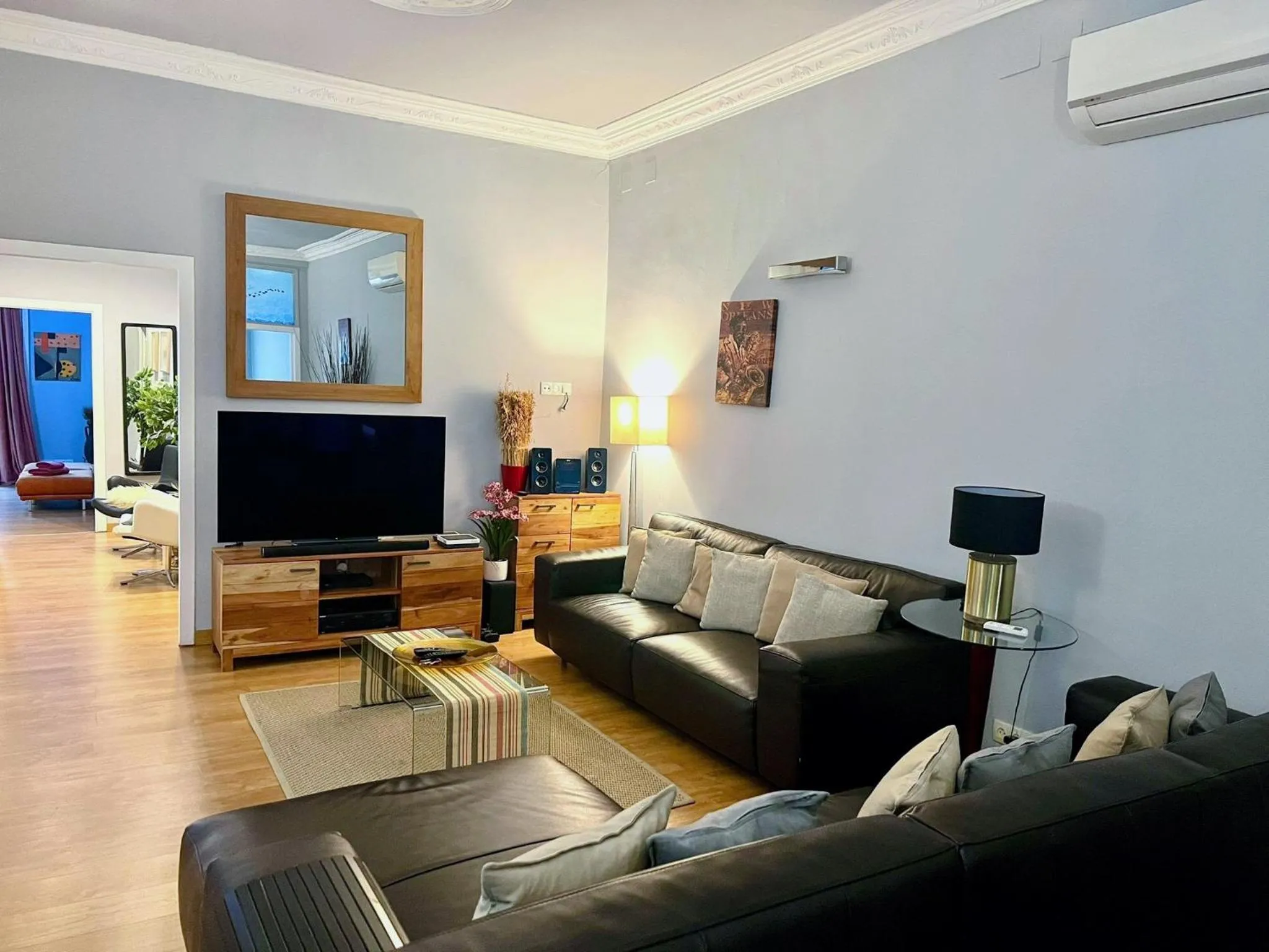 Communal lounge/ TV room in Luxury Central Apartment