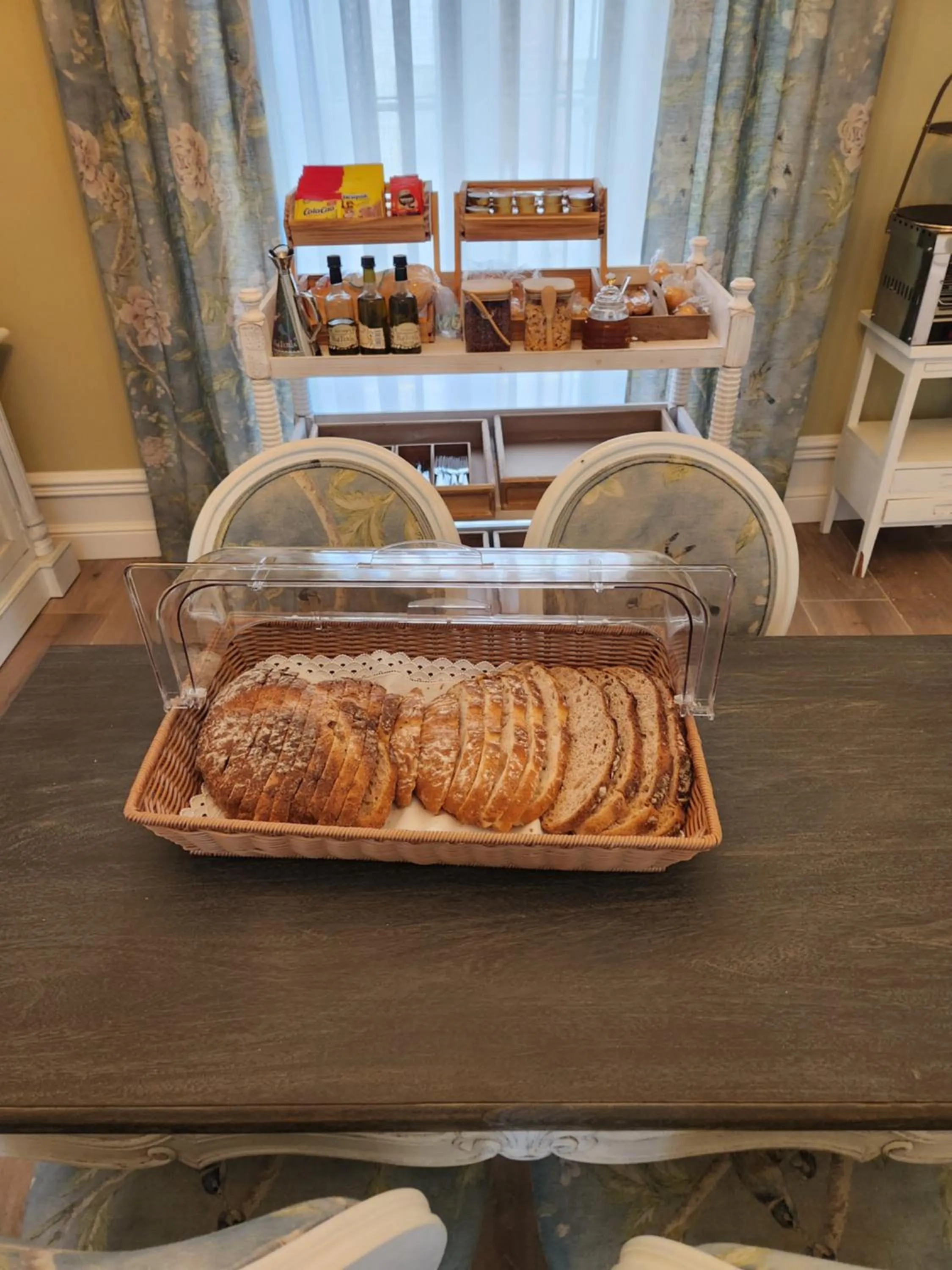 Continental breakfast in Hotel Boutique iulia 5 Estrellas