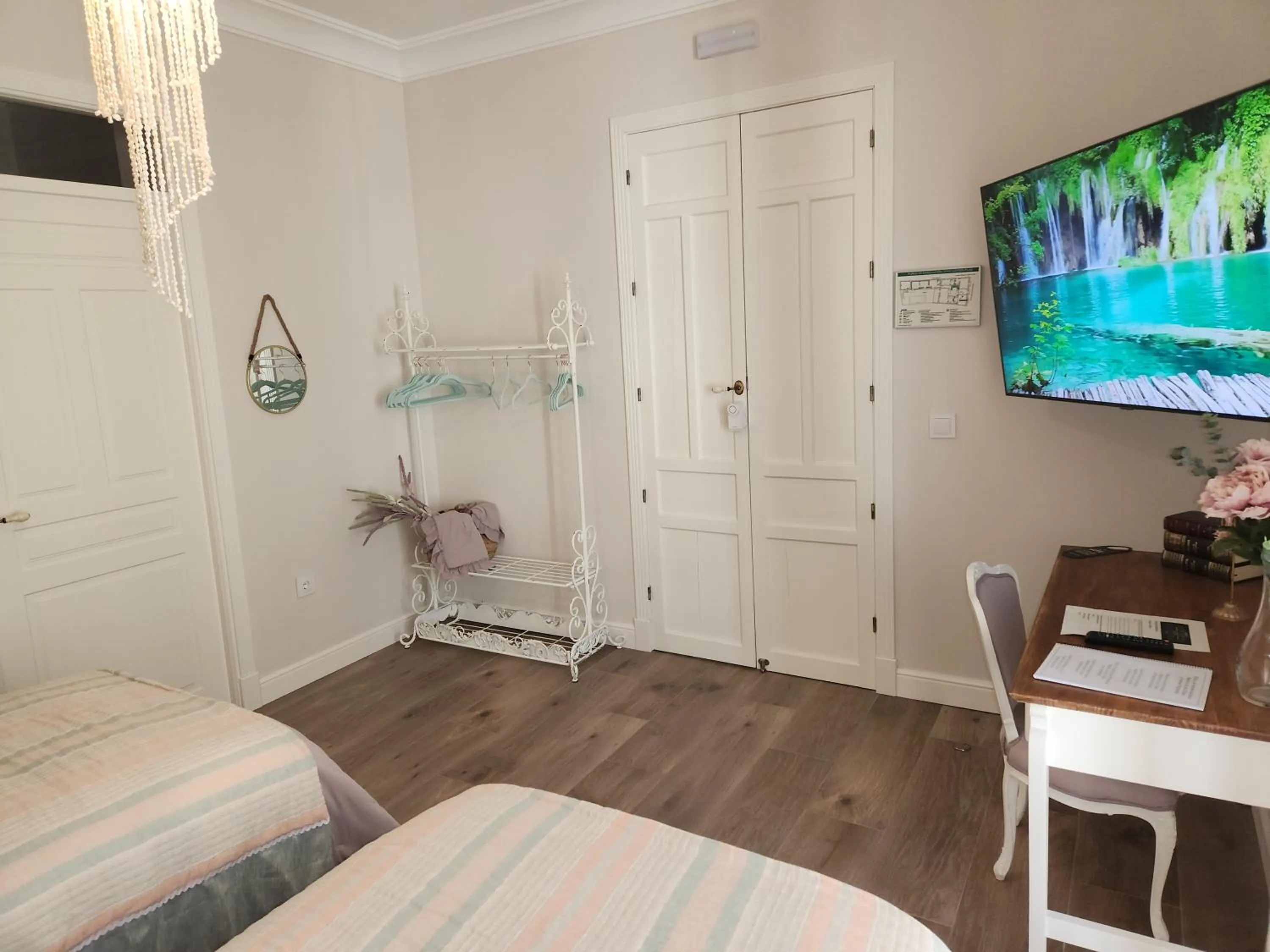 TV and multimedia, Bed in Hotel Boutique iulia 5 Estrellas