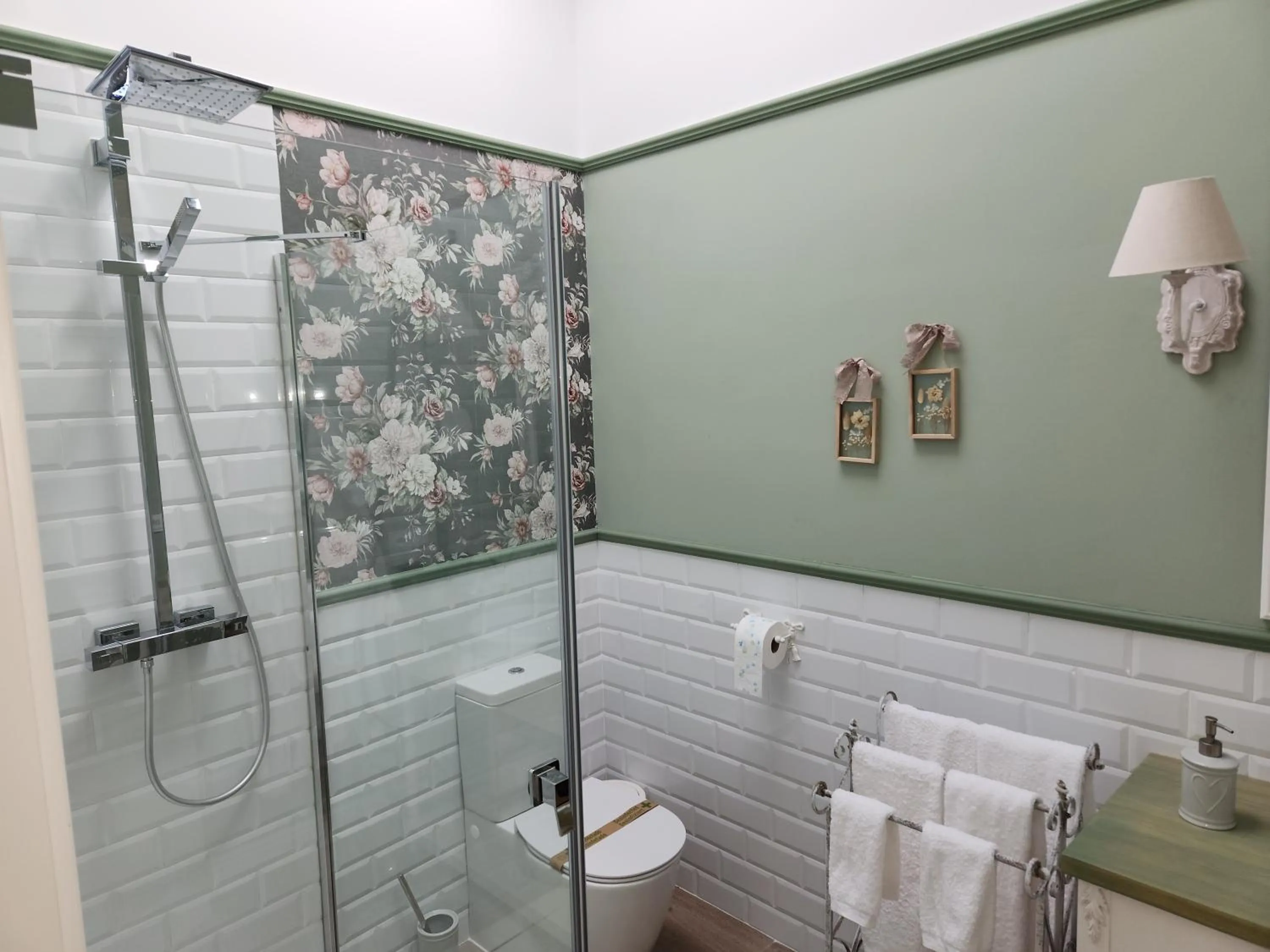 Shower in Hotel Boutique iulia 5 Estrellas