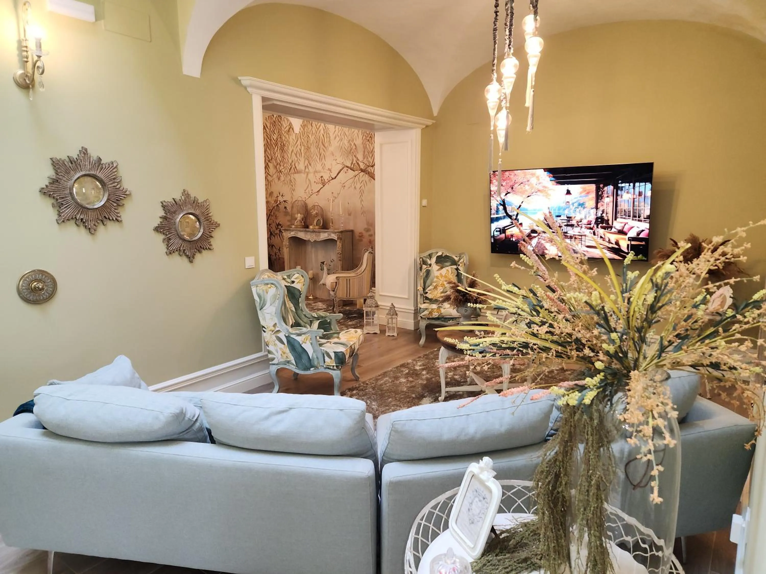 TV and multimedia in Hotel Boutique iulia 5 Estrellas