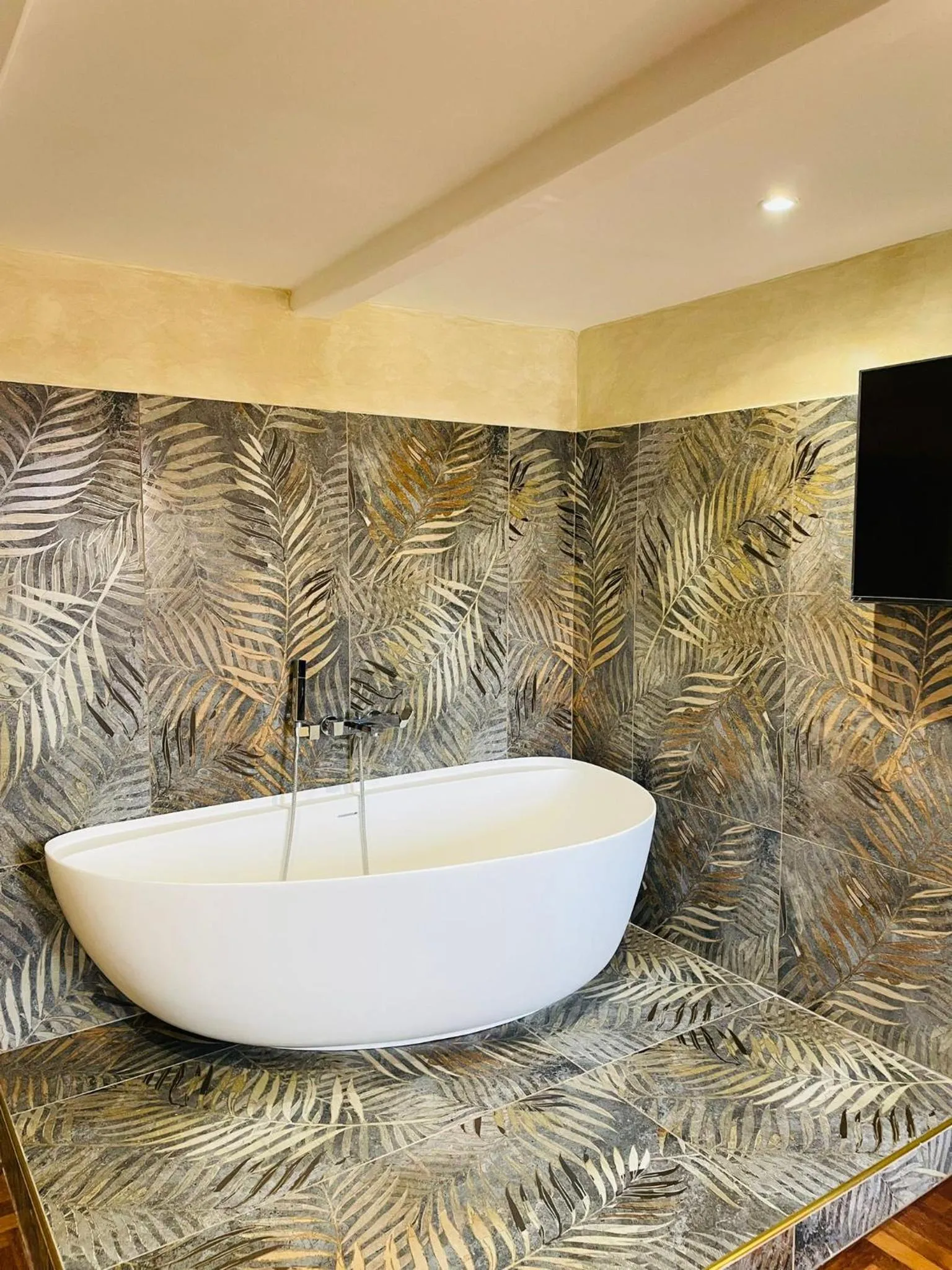 Bath in Excellence Suite