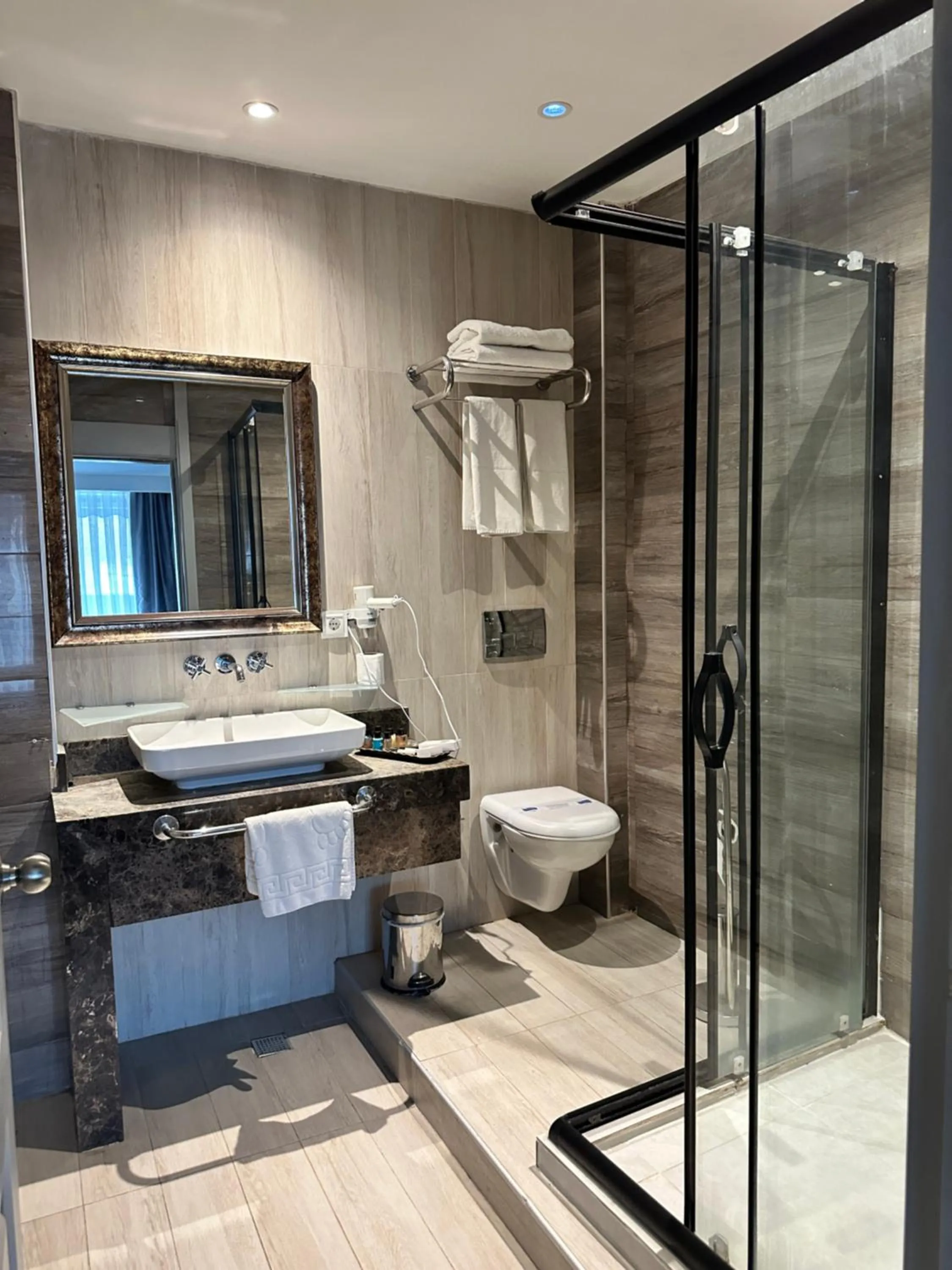 Shower in Aly Port Hotel