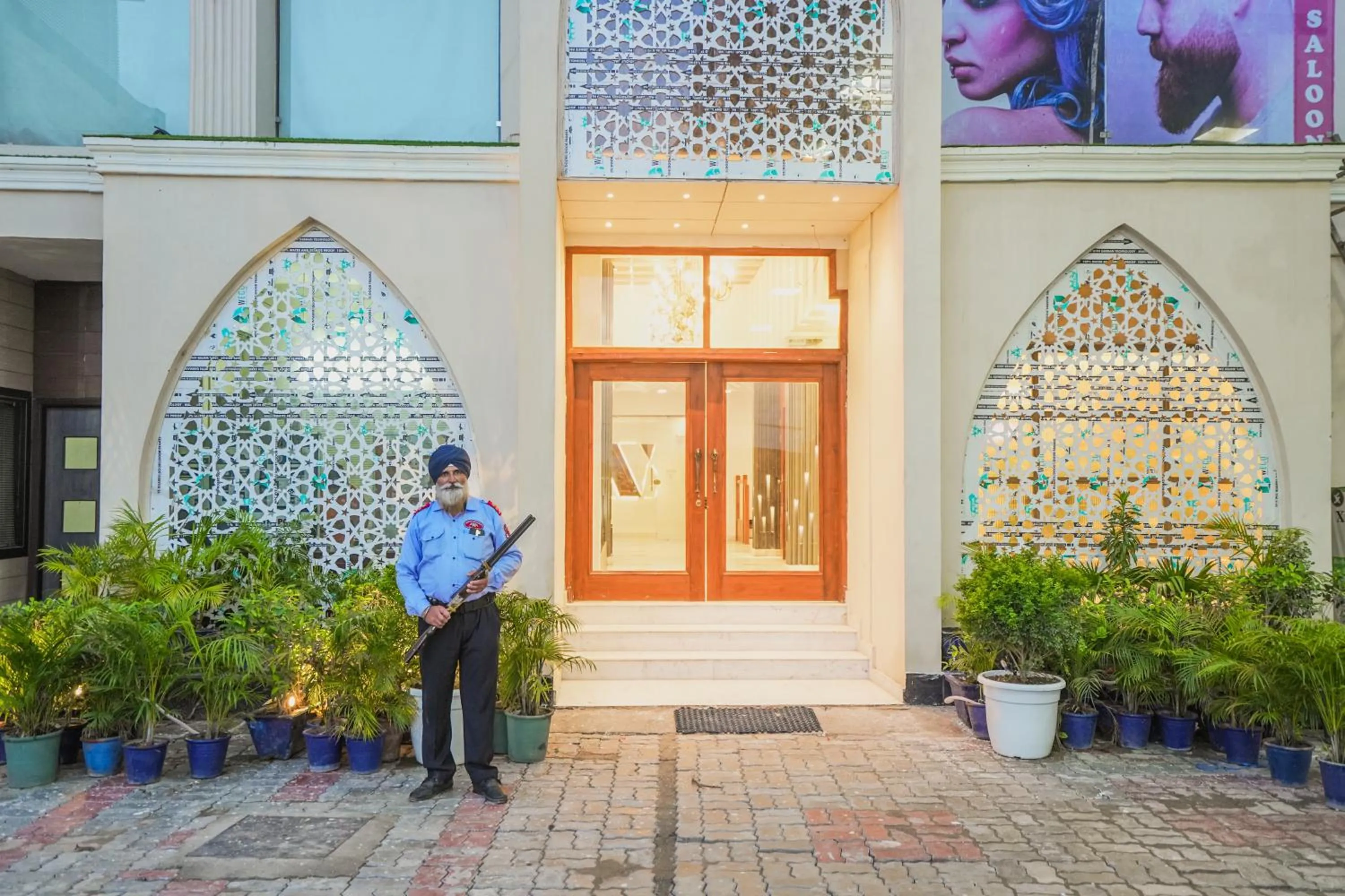 People in Hotel Escala By Levelup