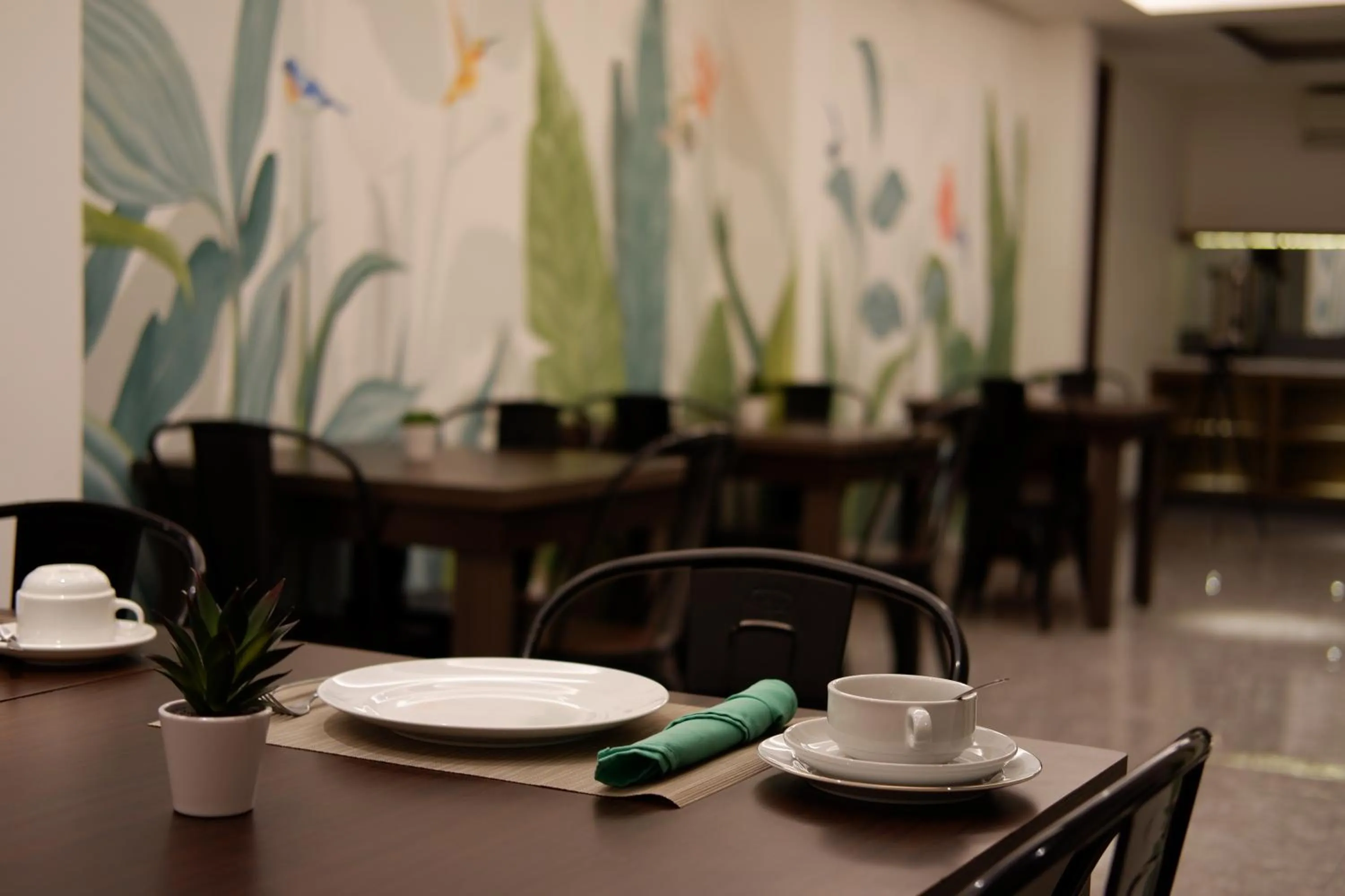 Restaurant/places to eat in Lun Hotel Manado