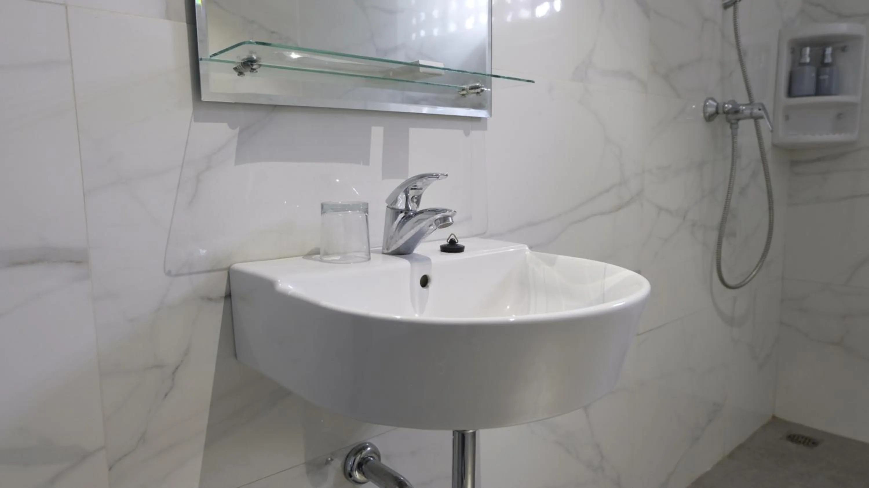 Bathroom in Lun Hotel Manado