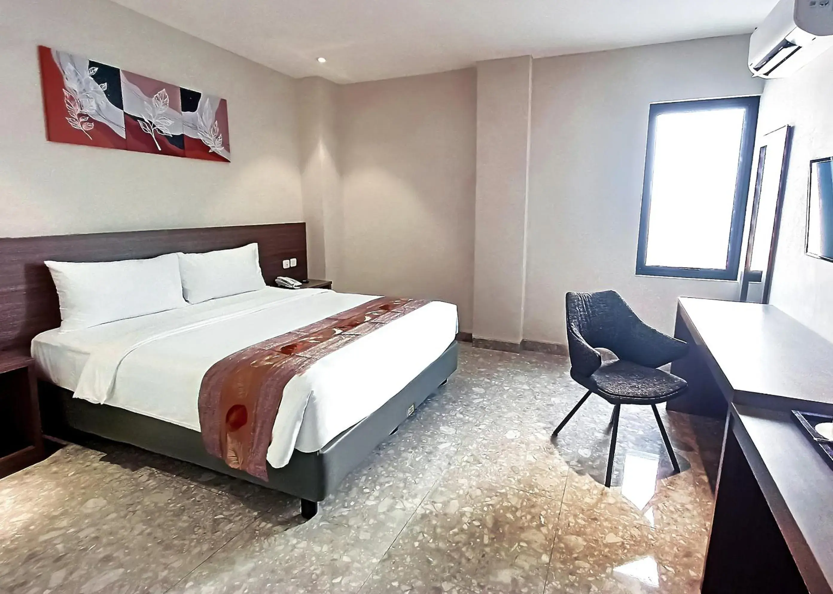 Deluxe Double Room in Lun Hotel Manado Deluxe Double Room in Lun Hotel Manado