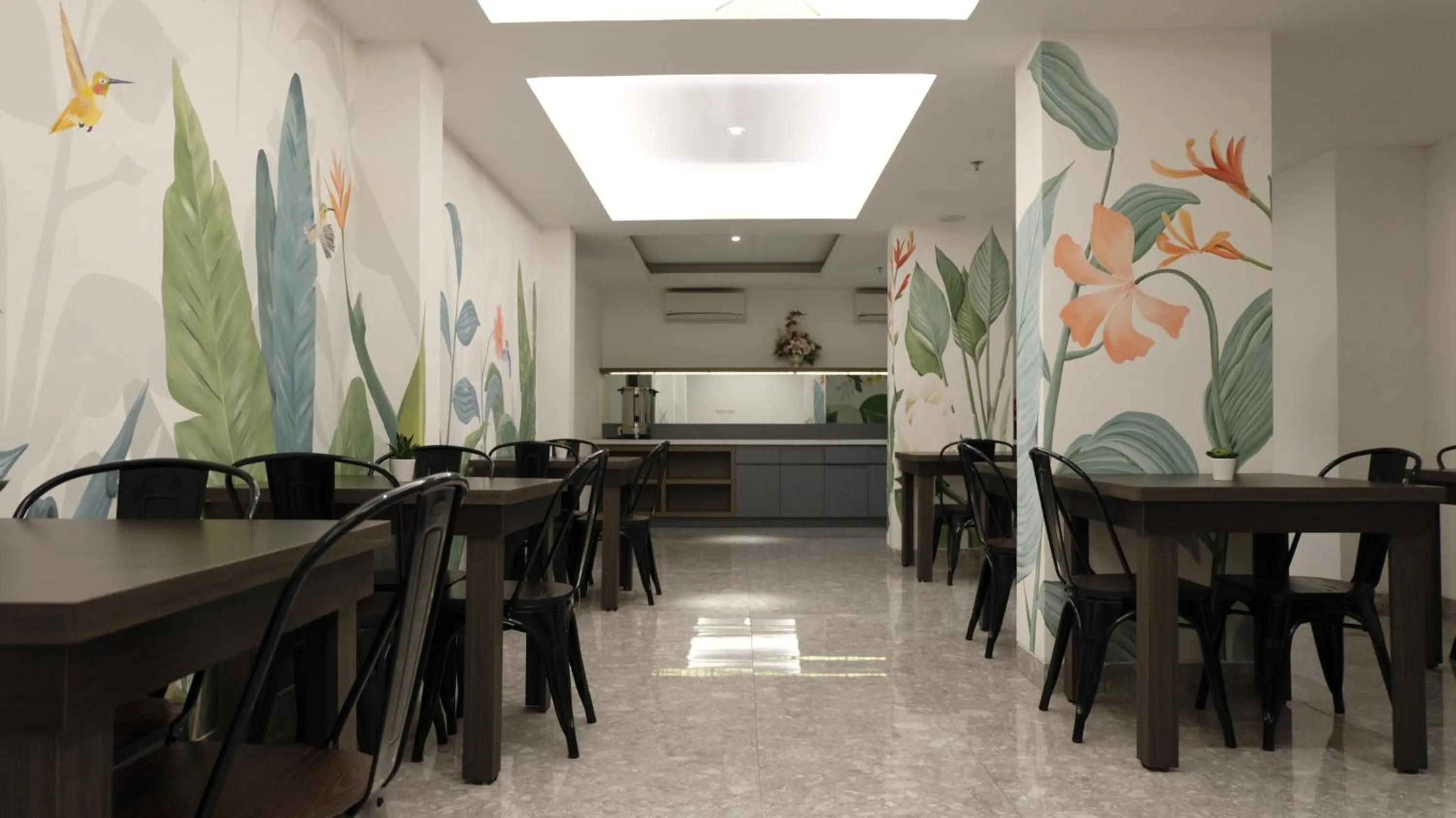 Restaurant/places to eat in Lun Hotel Manado