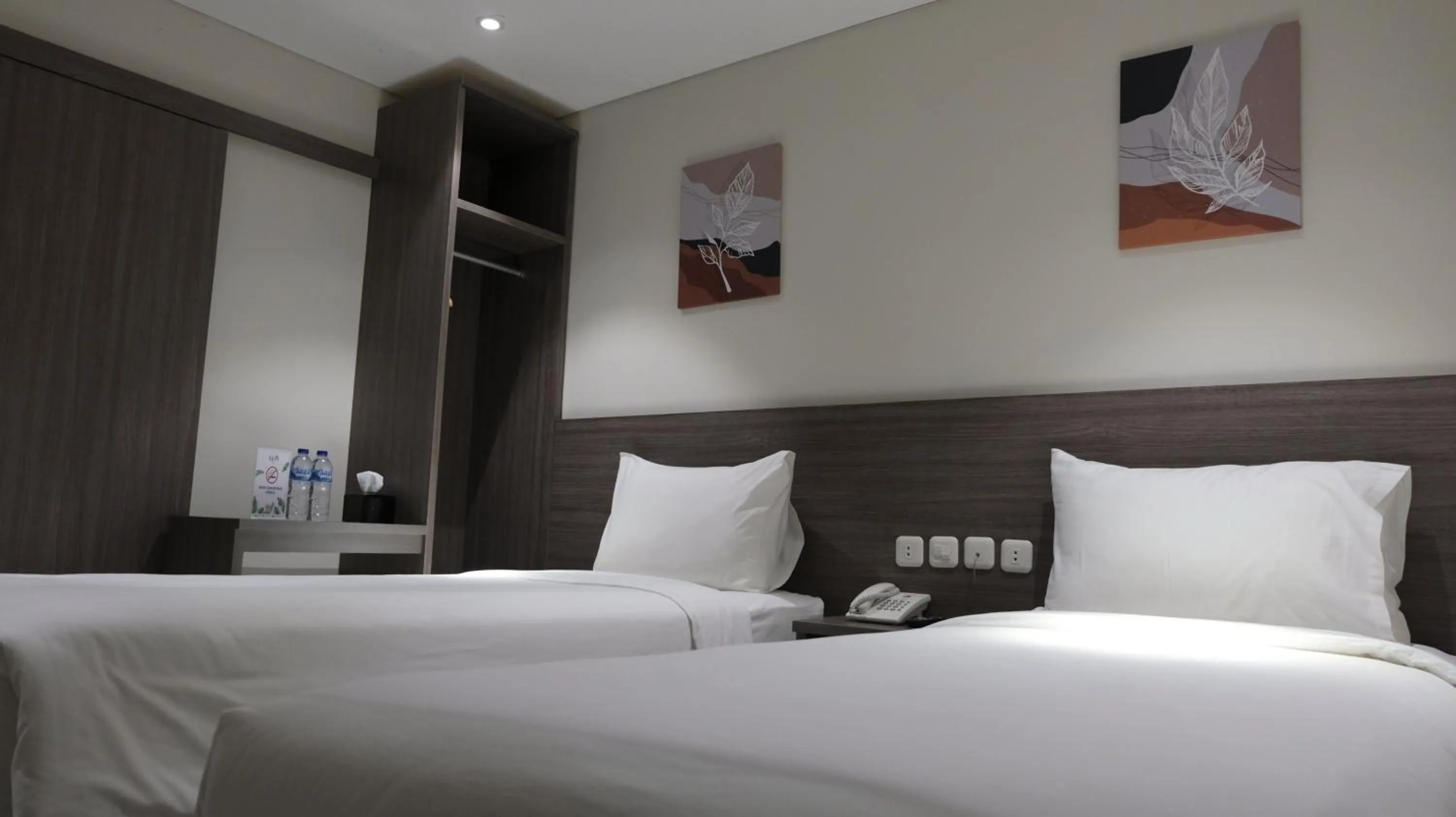 Bed in Lun Hotel Manado