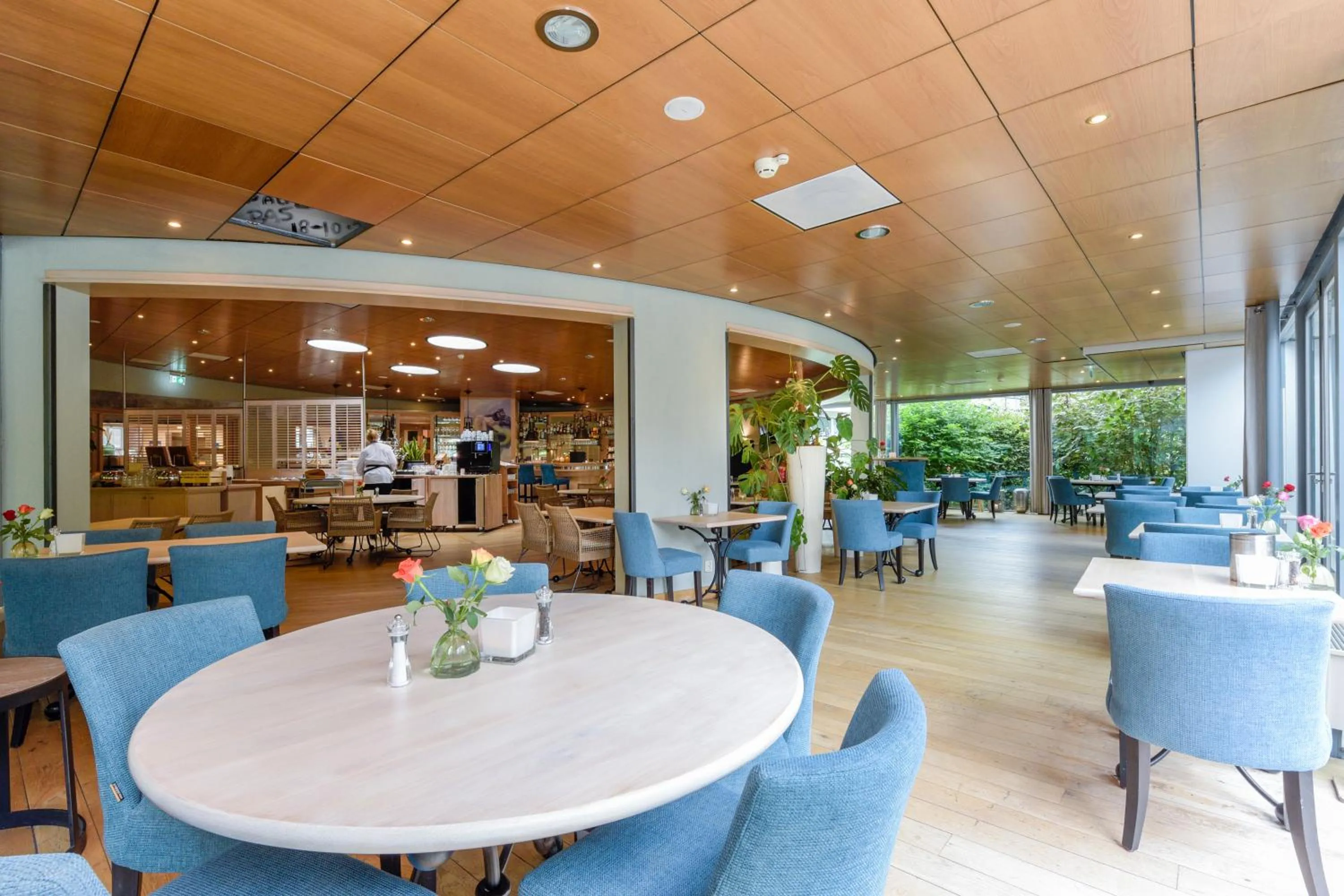 Restaurant/places to eat in WestCord ApartHotel Boschrijck