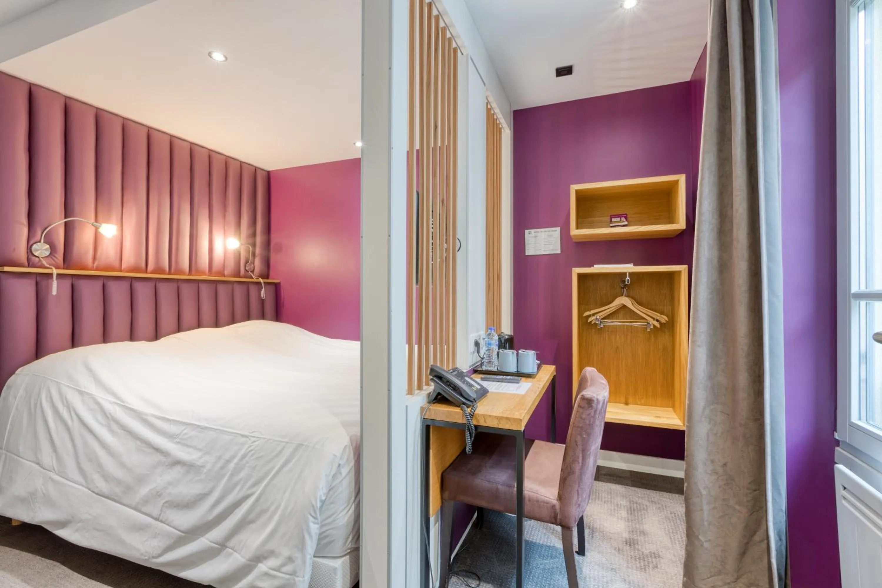 Bedroom, Bed in Hôtel du Jeu de Paume