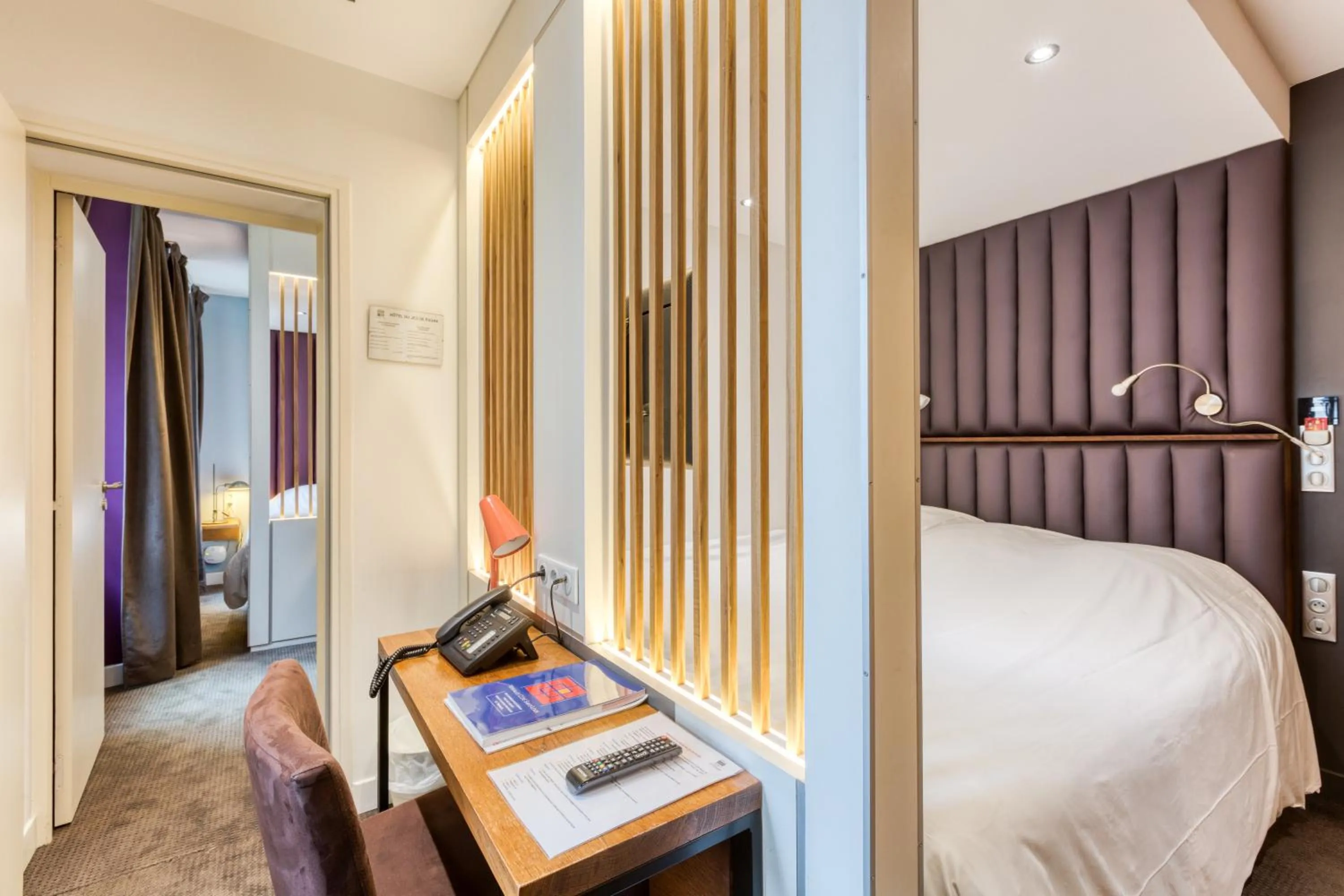 Bedroom, Bed in Hôtel du Jeu de Paume