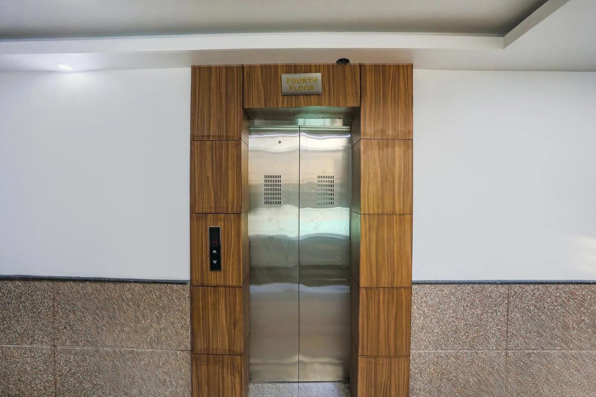 elevator in FabHotel Unique Stay
