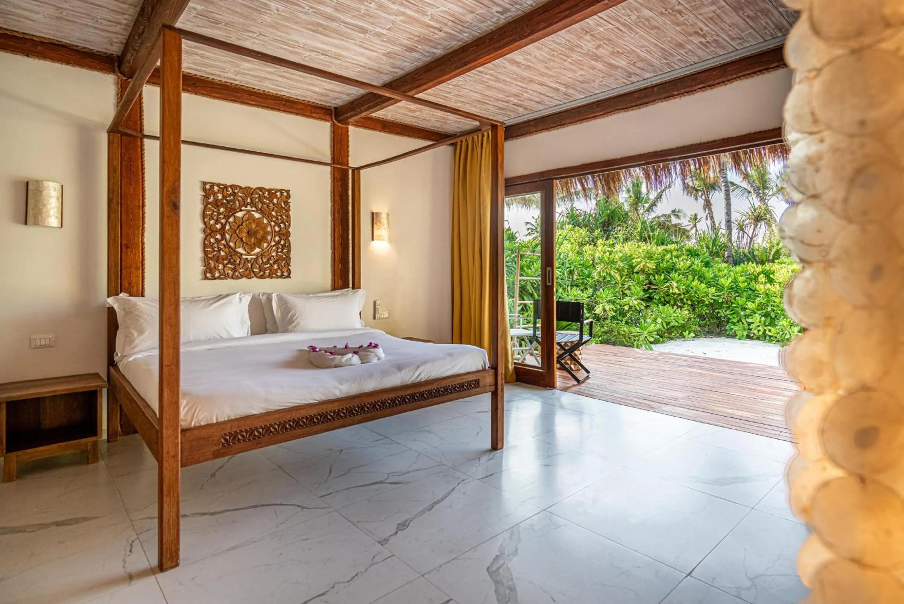 Bedroom, Bed in Sensations Eco-Chic Hotel