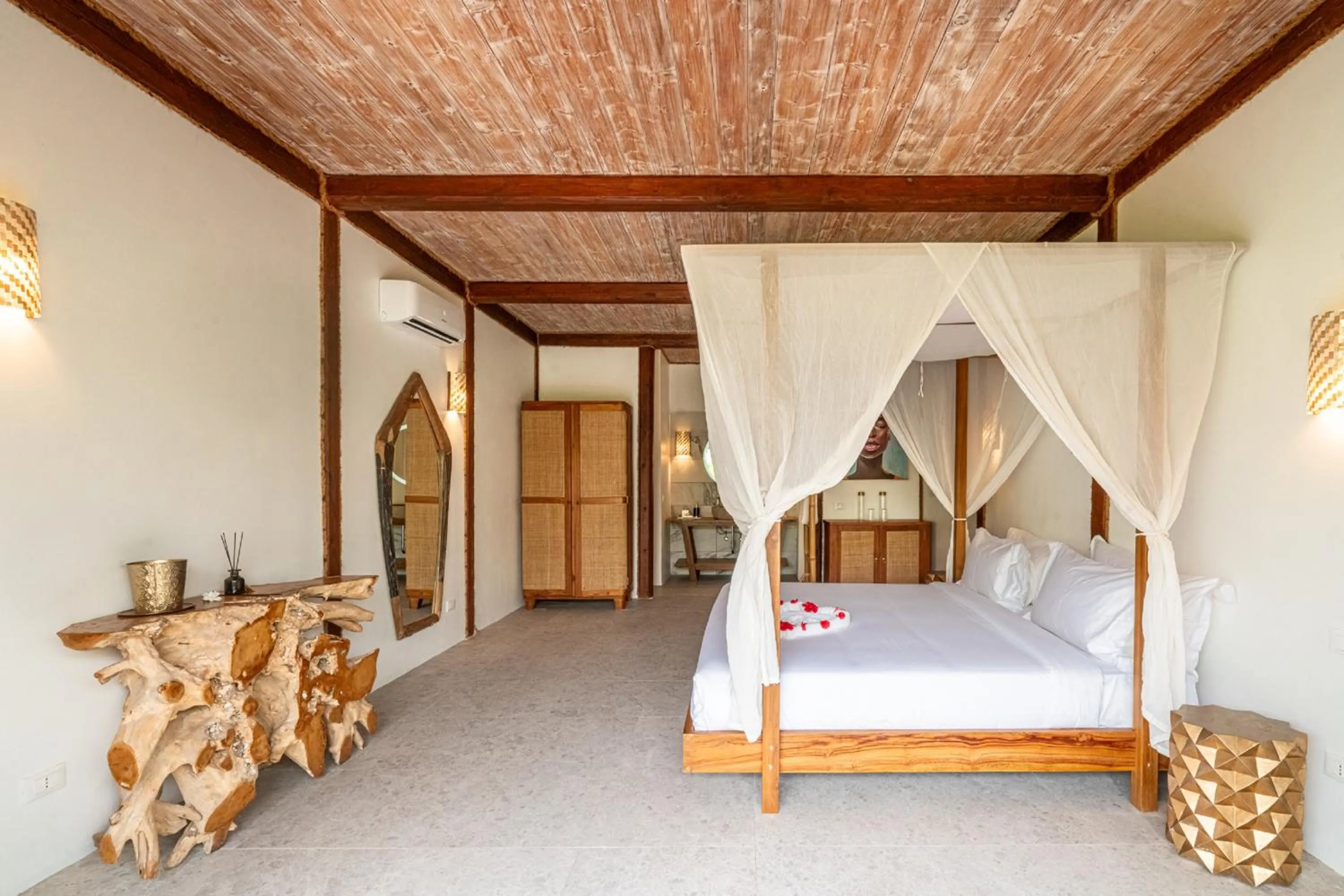 Bedroom, Bed in Sensations Eco-Chic Hotel