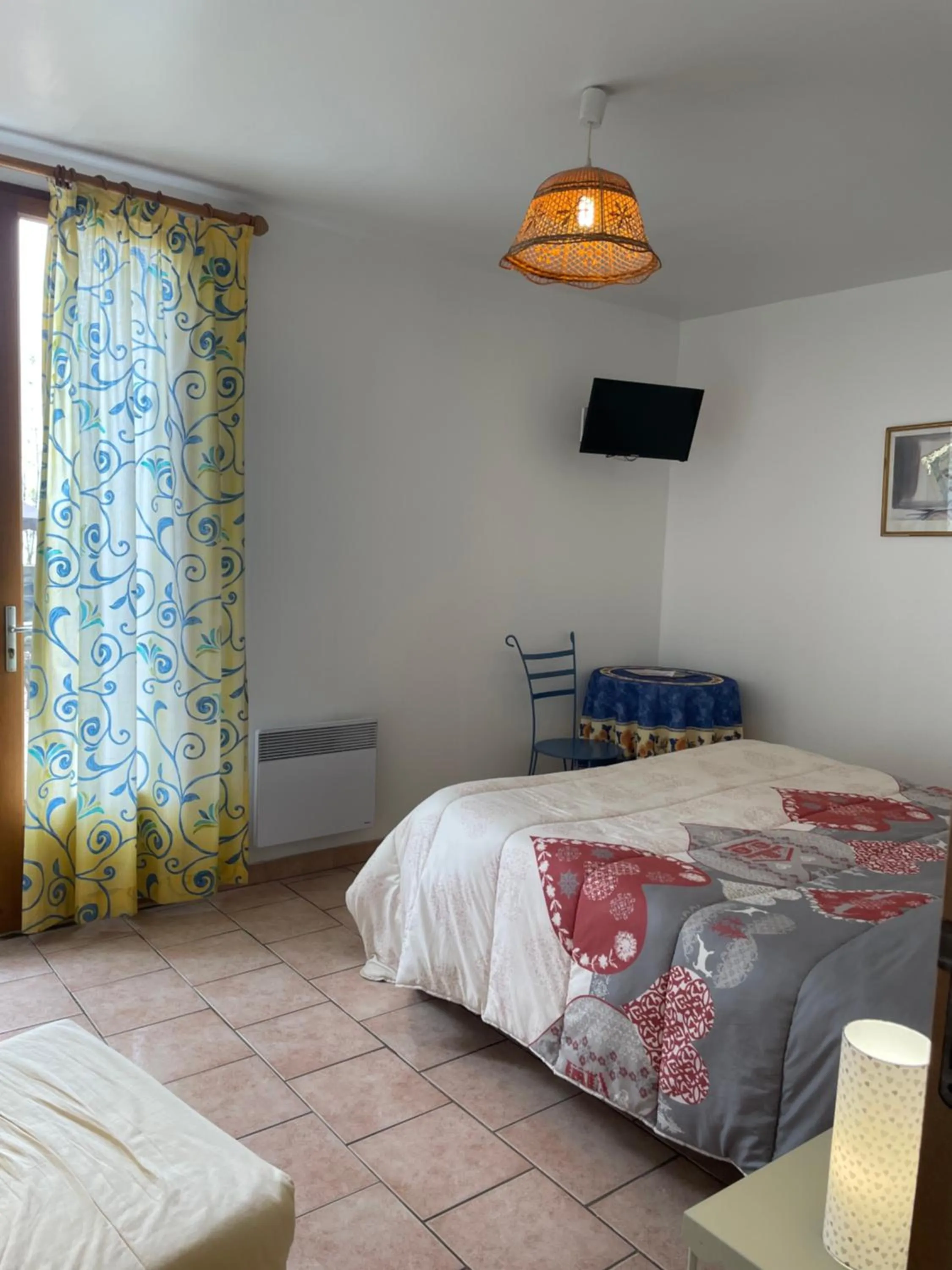 Ferme-auberge le cochon du Madres