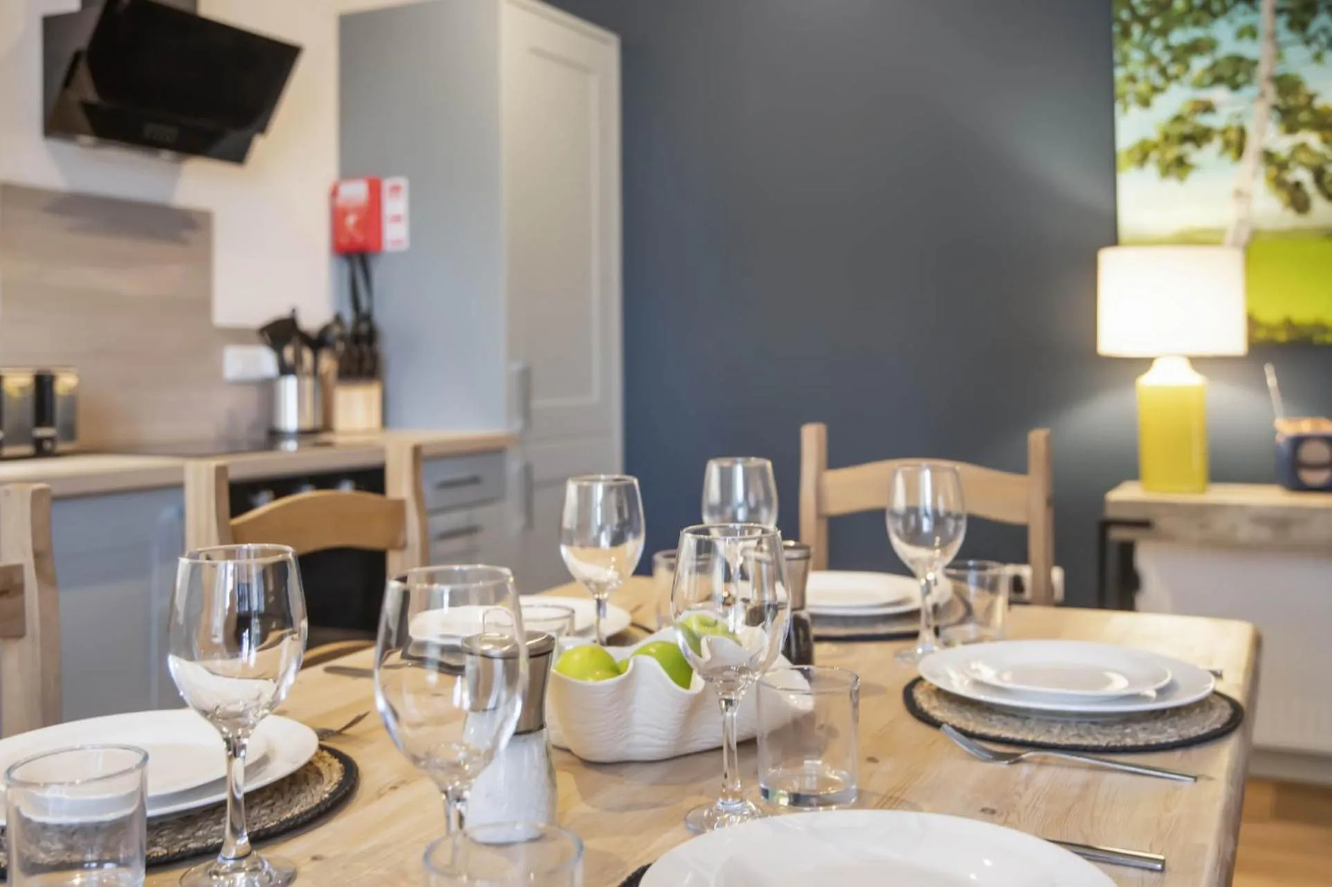 Dining area in The Woodside Apartments