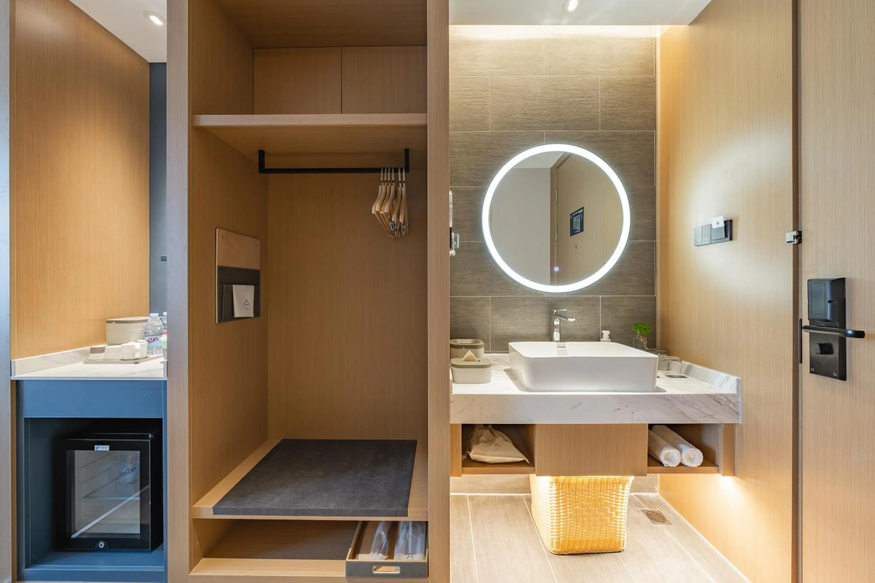 Shower in Shanghai Pudong Caolu Atour Hotel