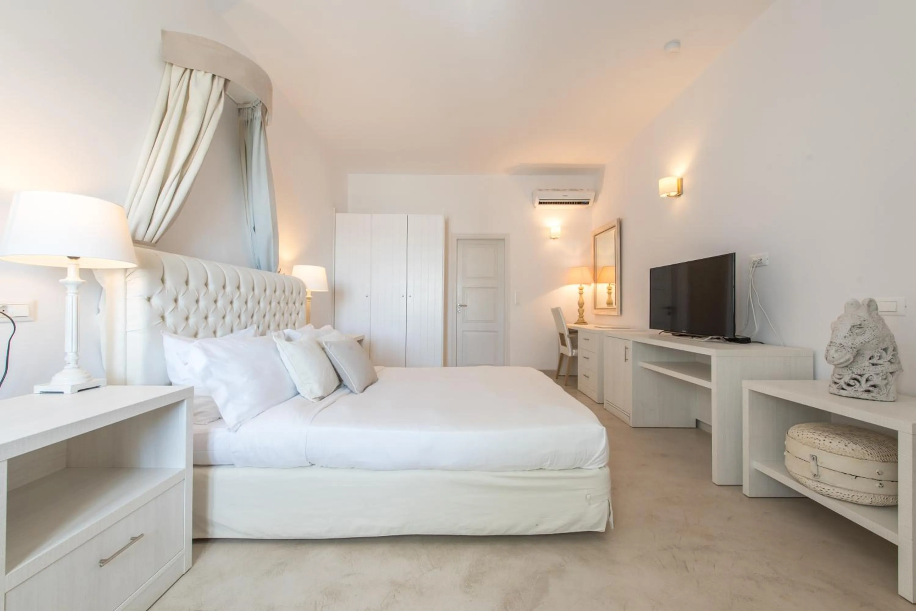 Decorative detail, Bed in Santorini Secret Suites & Spa, Small Luxury Hotels of the World