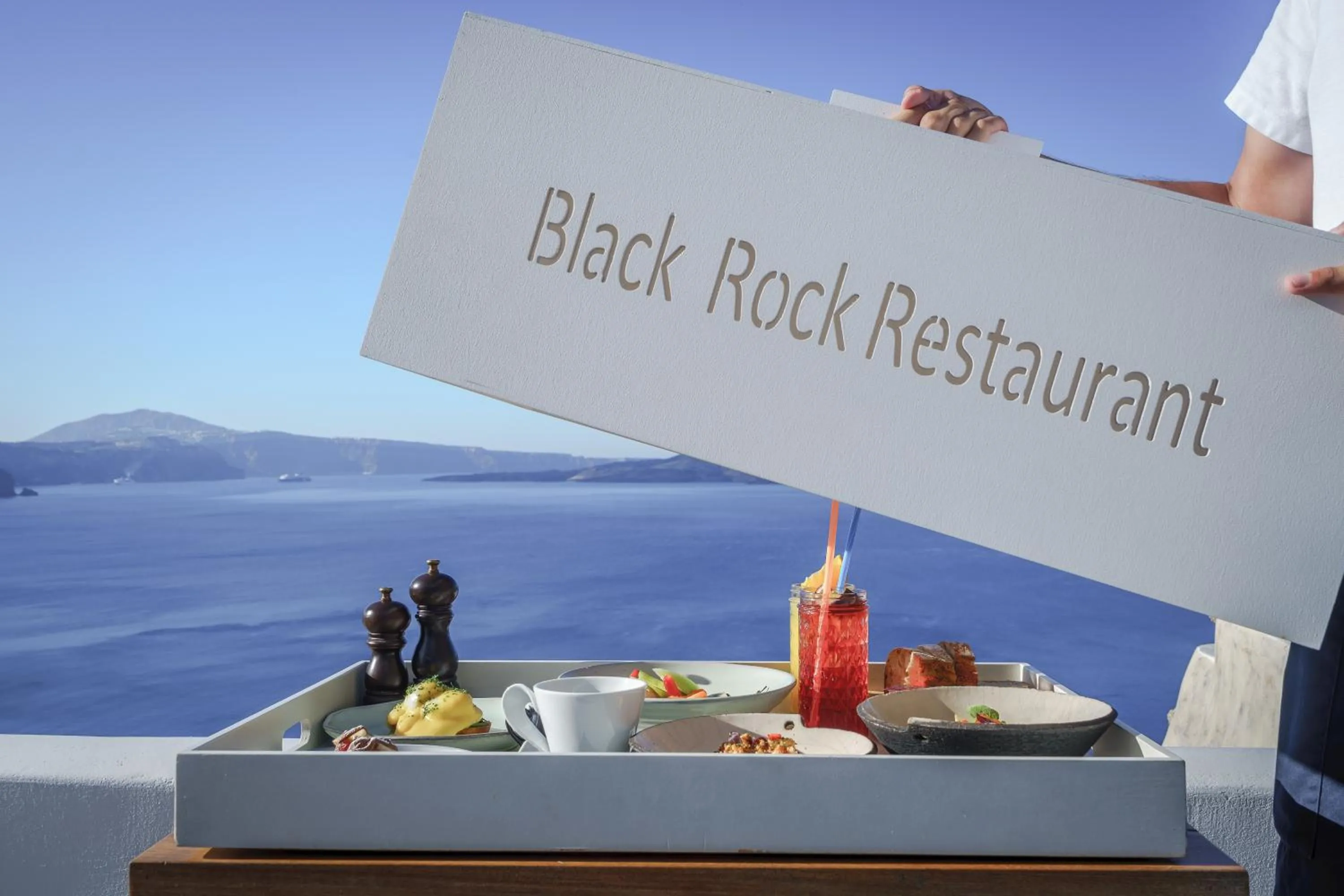 Restaurant/places to eat in Santorini Secret Suites & Spa, Small Luxury Hotels of the World