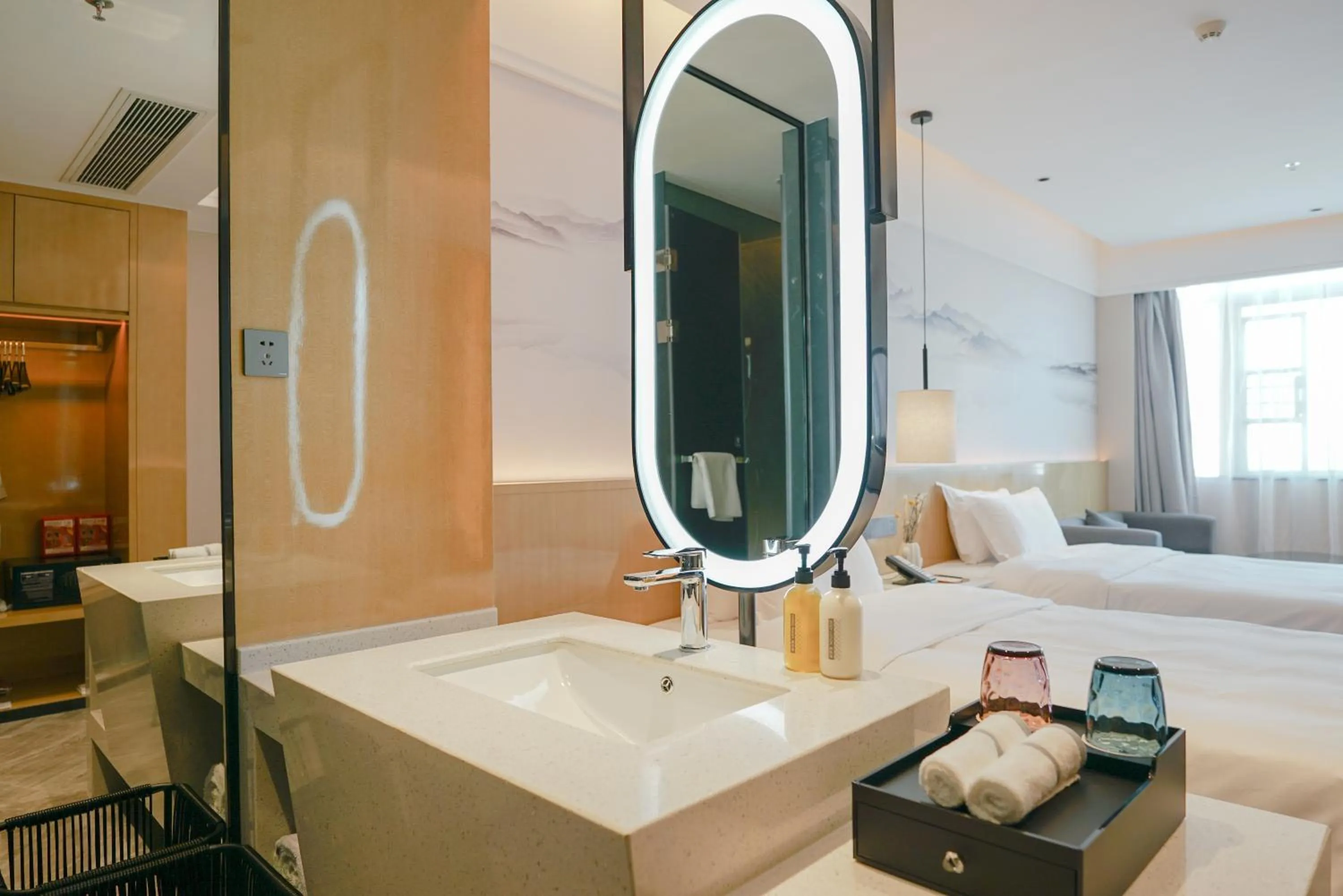 Bedroom, Bed in Paco Hotel Shenzhen Luohu Port