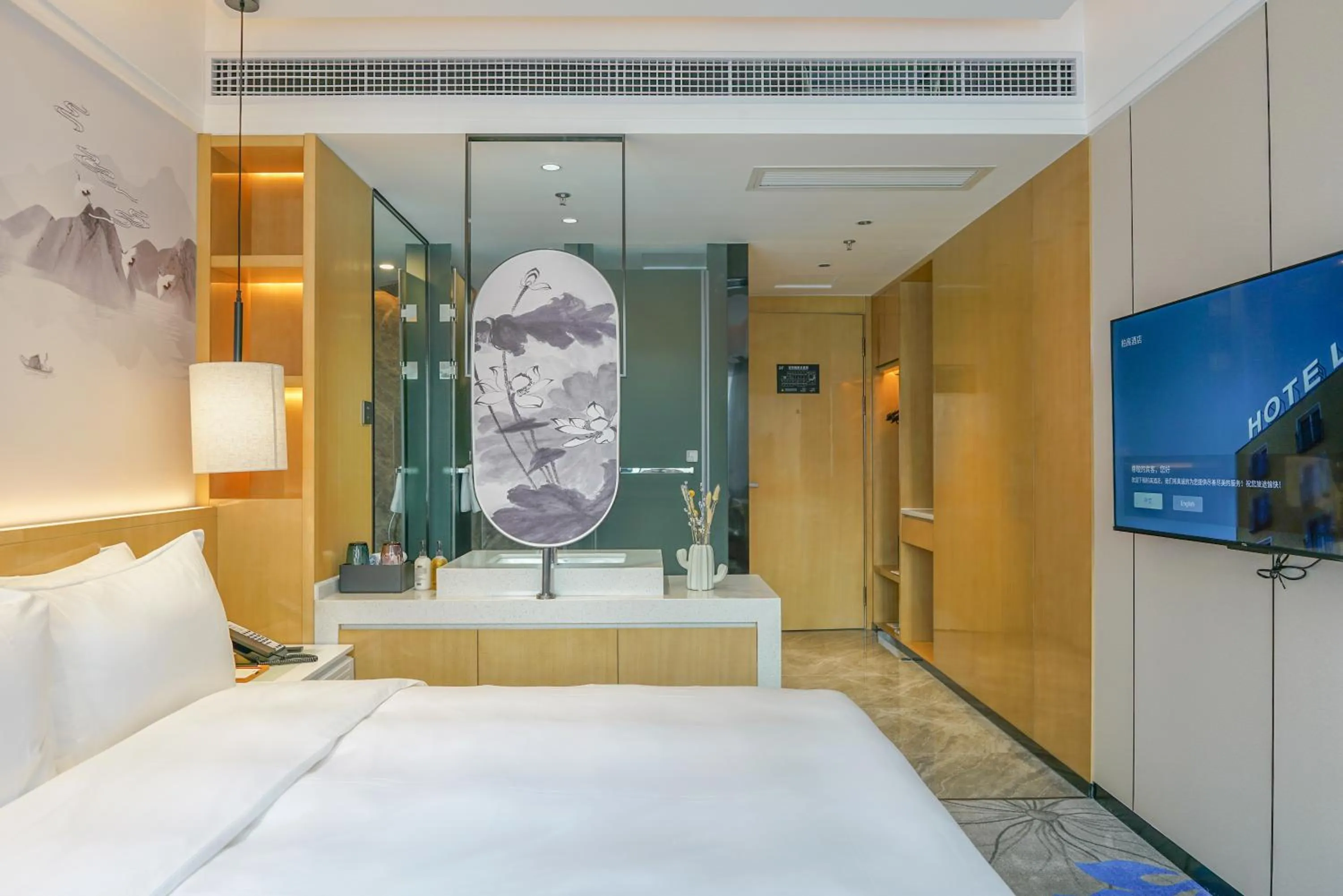 Bathroom, Bed in Paco Hotel Shenzhen Luohu Port