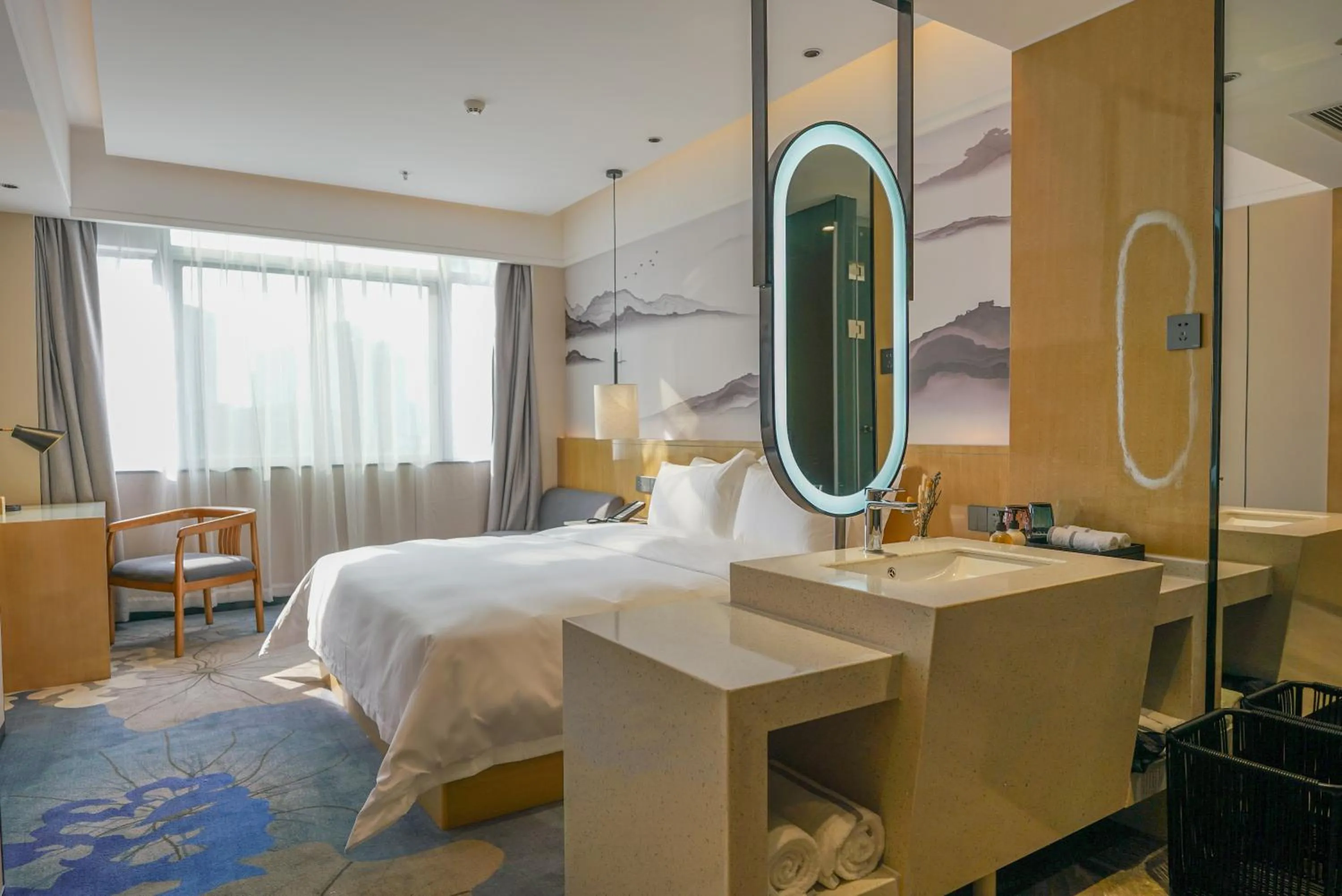 Photo of the whole room, Bed in Paco Hotel Shenzhen Luohu Port