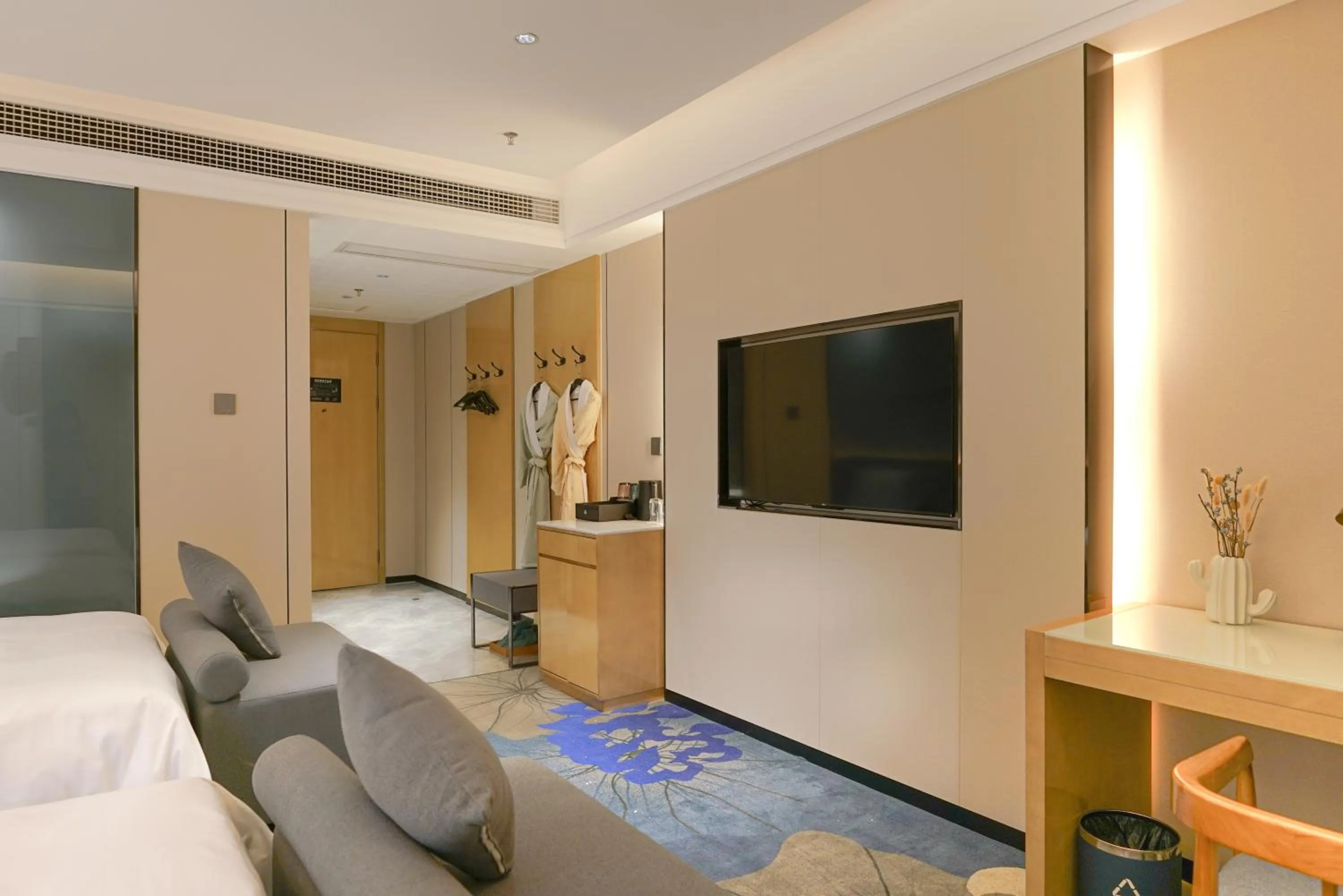 Bedroom, Bed in Paco Hotel Shenzhen Luohu Port