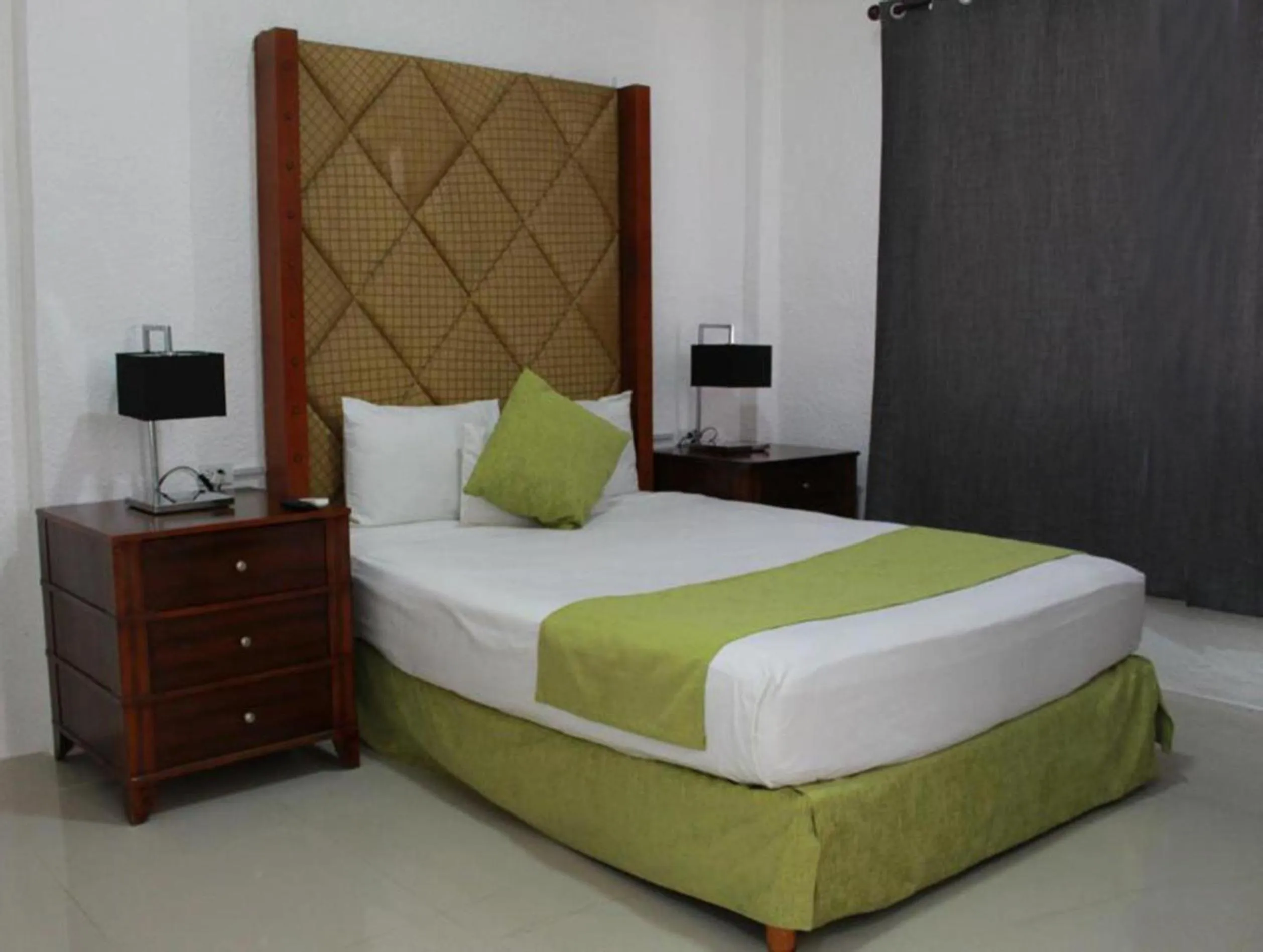 Bed in Sunlight Hotel