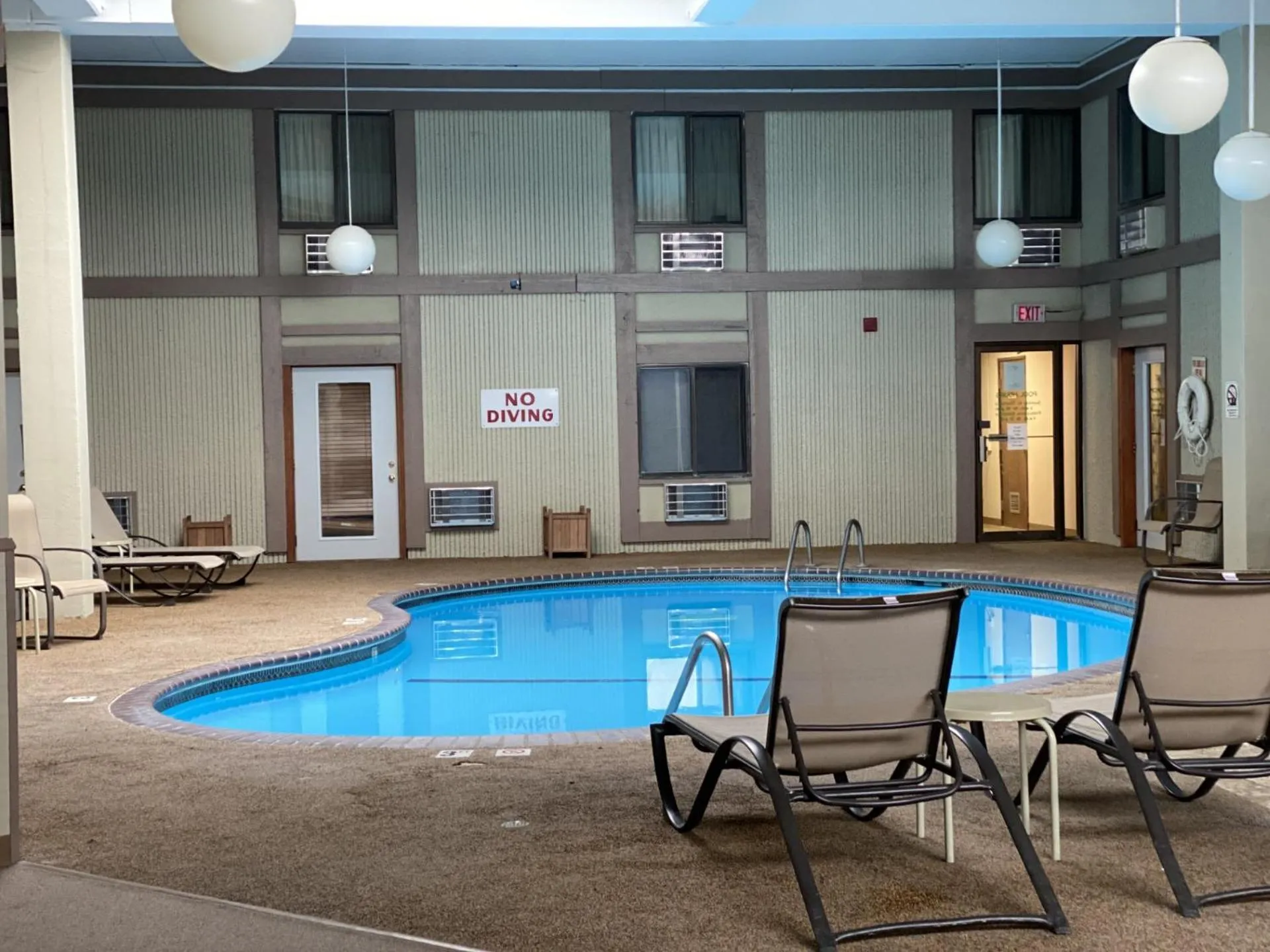 Swimming pool in Crookston Inn & Convention Center