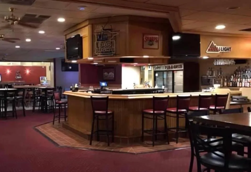 Restaurant/places to eat in Crookston Inn & Convention Center