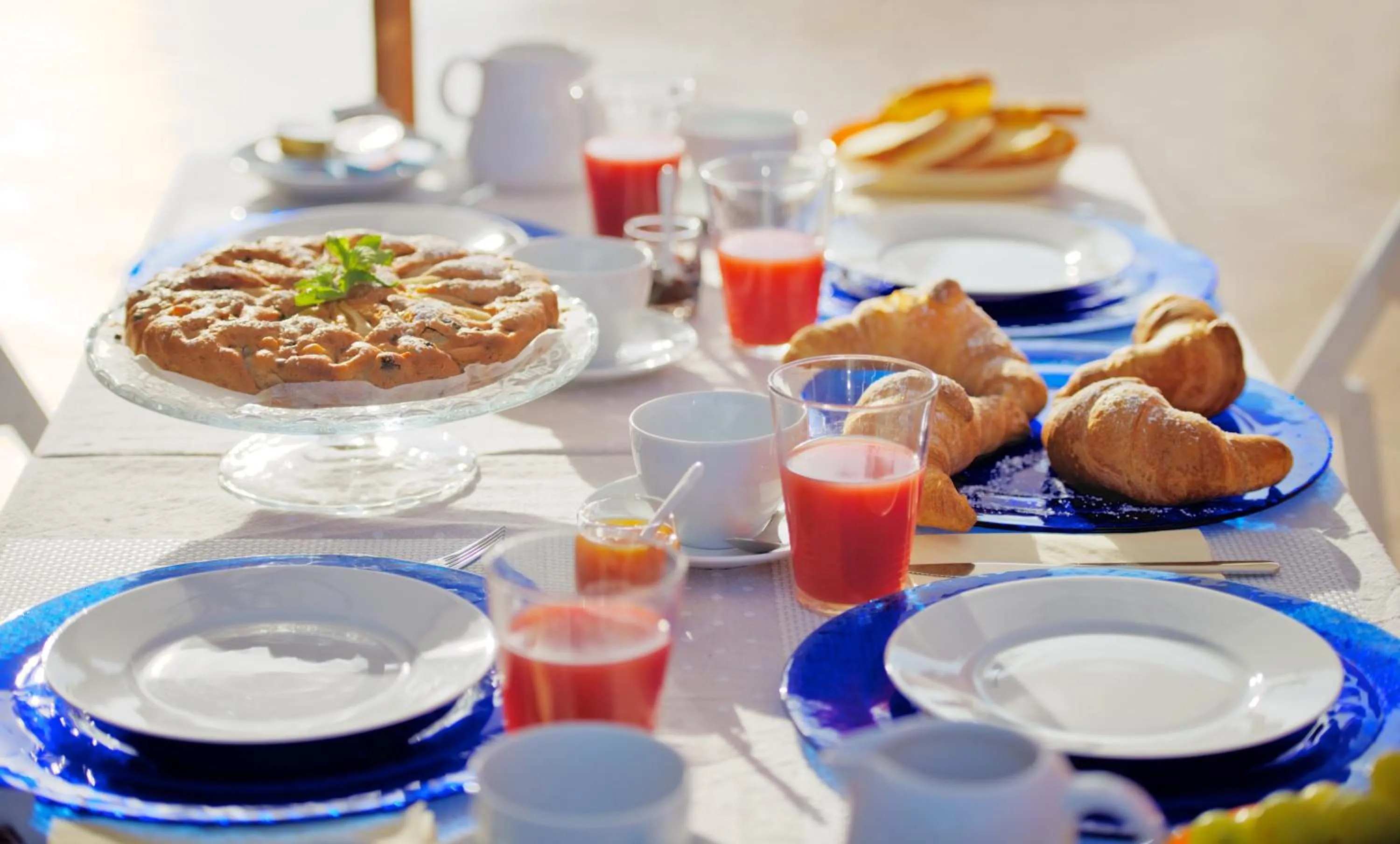 Food and drinks in Bed and Breakfast La Terra dei Mari