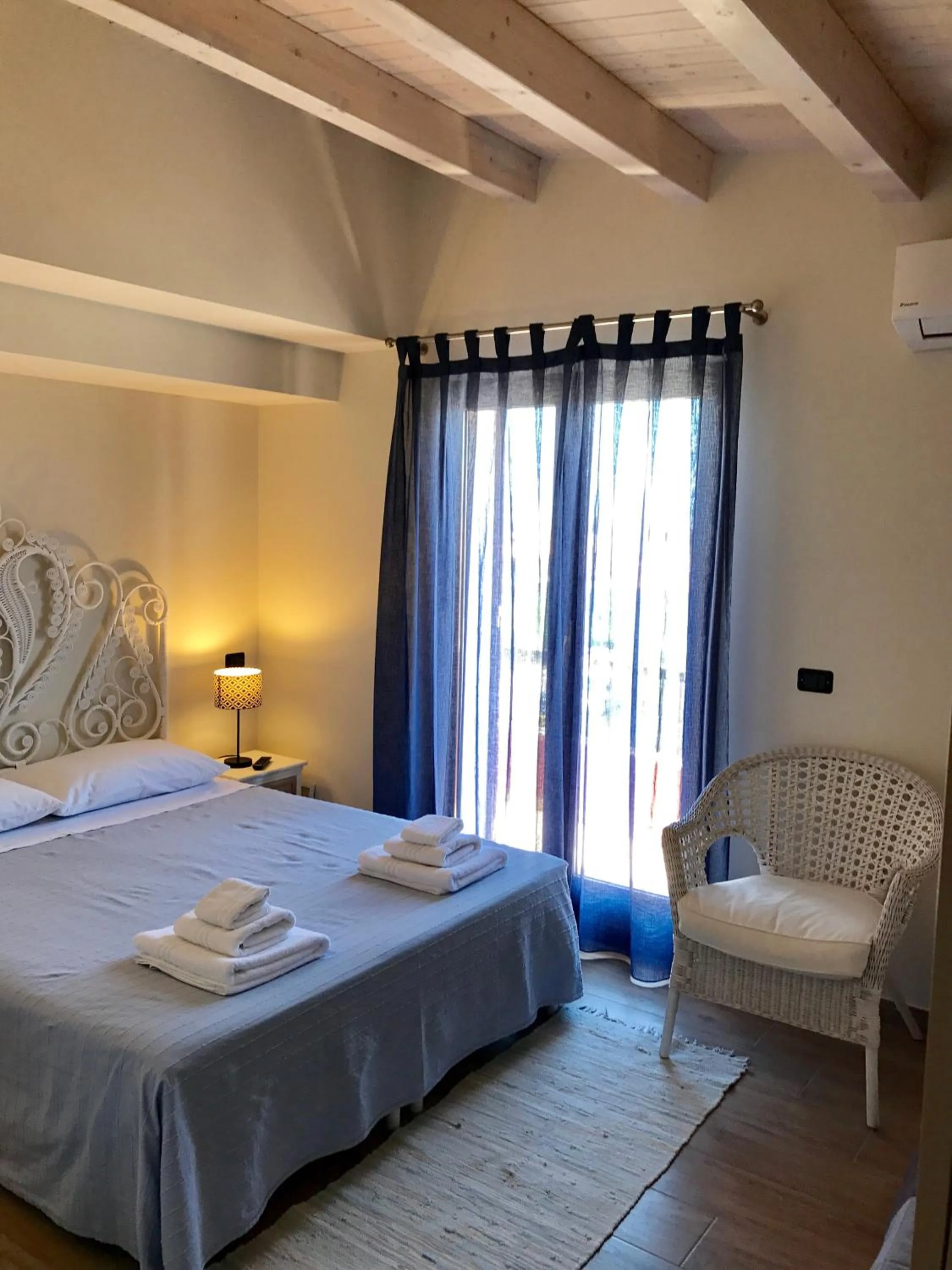 Photo of the whole room in Bed and Breakfast La Terra dei Mari