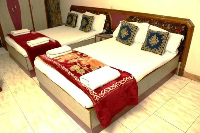 Bed in Hotel Maharaja Continental - New Delhi