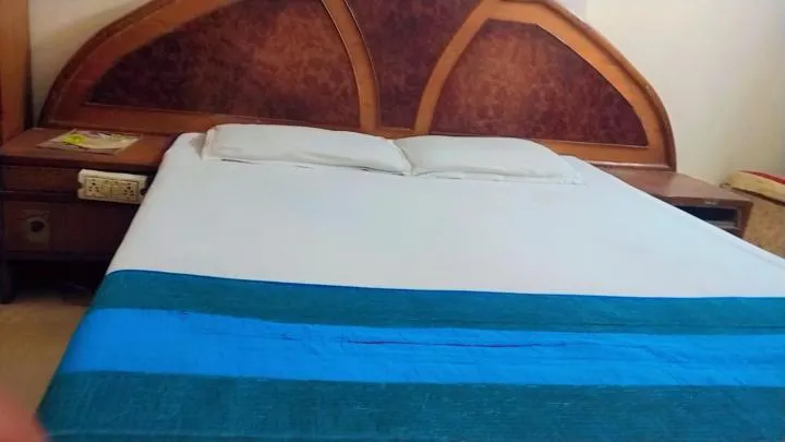 Bed in Hotel Maharaja Continental - New Delhi