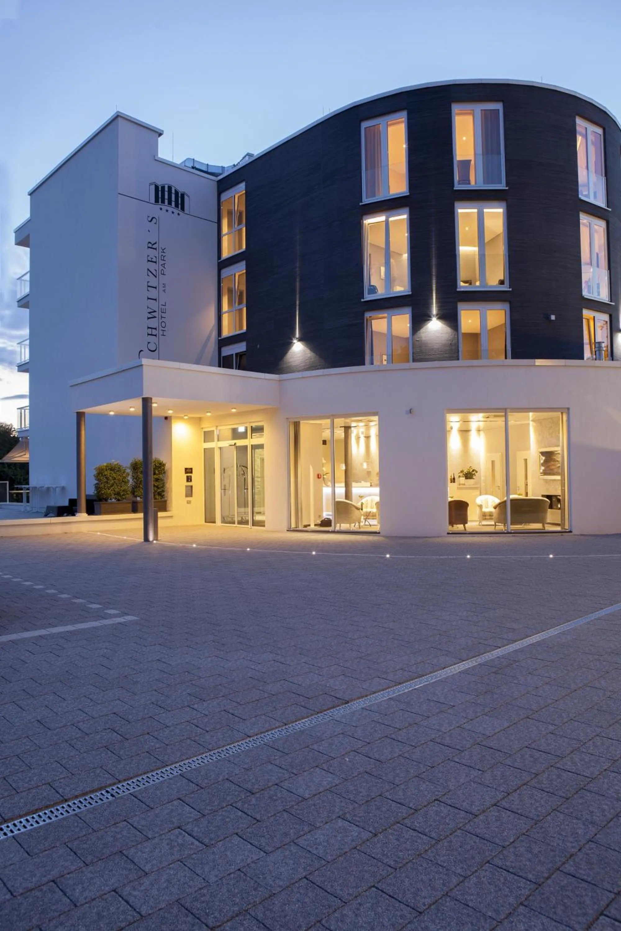Facade/entrance in Schwitzer's Hotel am Park